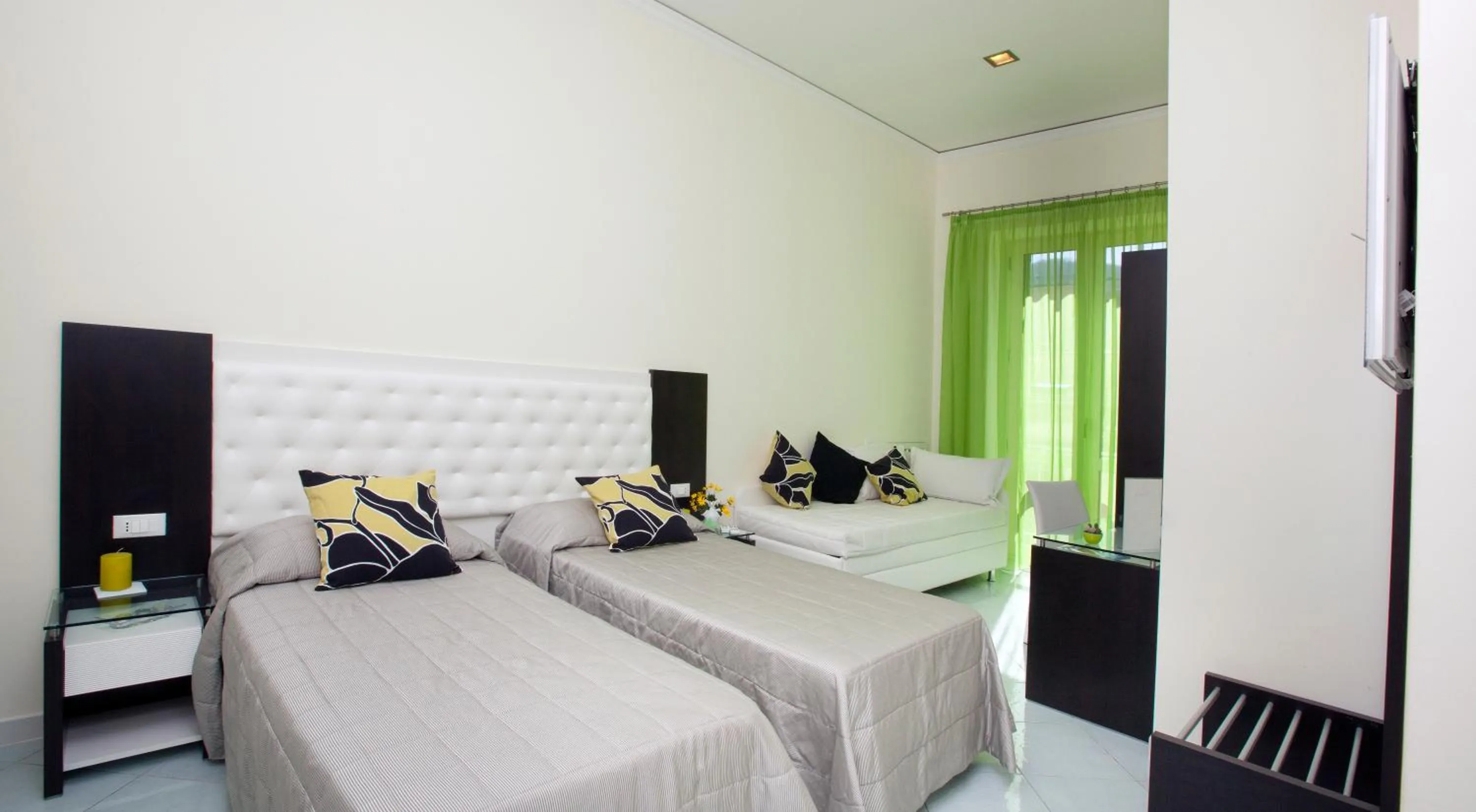 Bed in Sorrento Flats