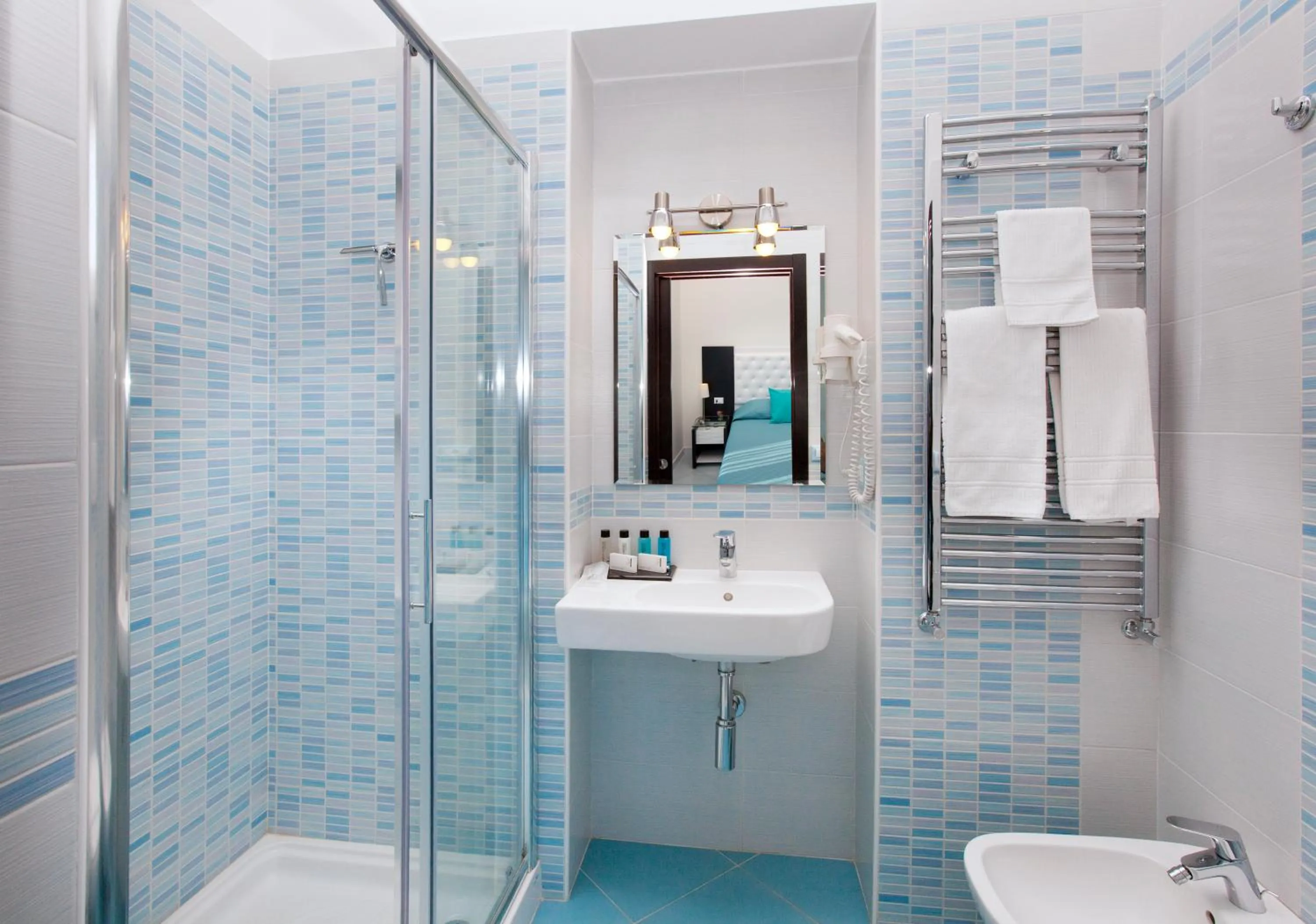 Shower in Sorrento Flats