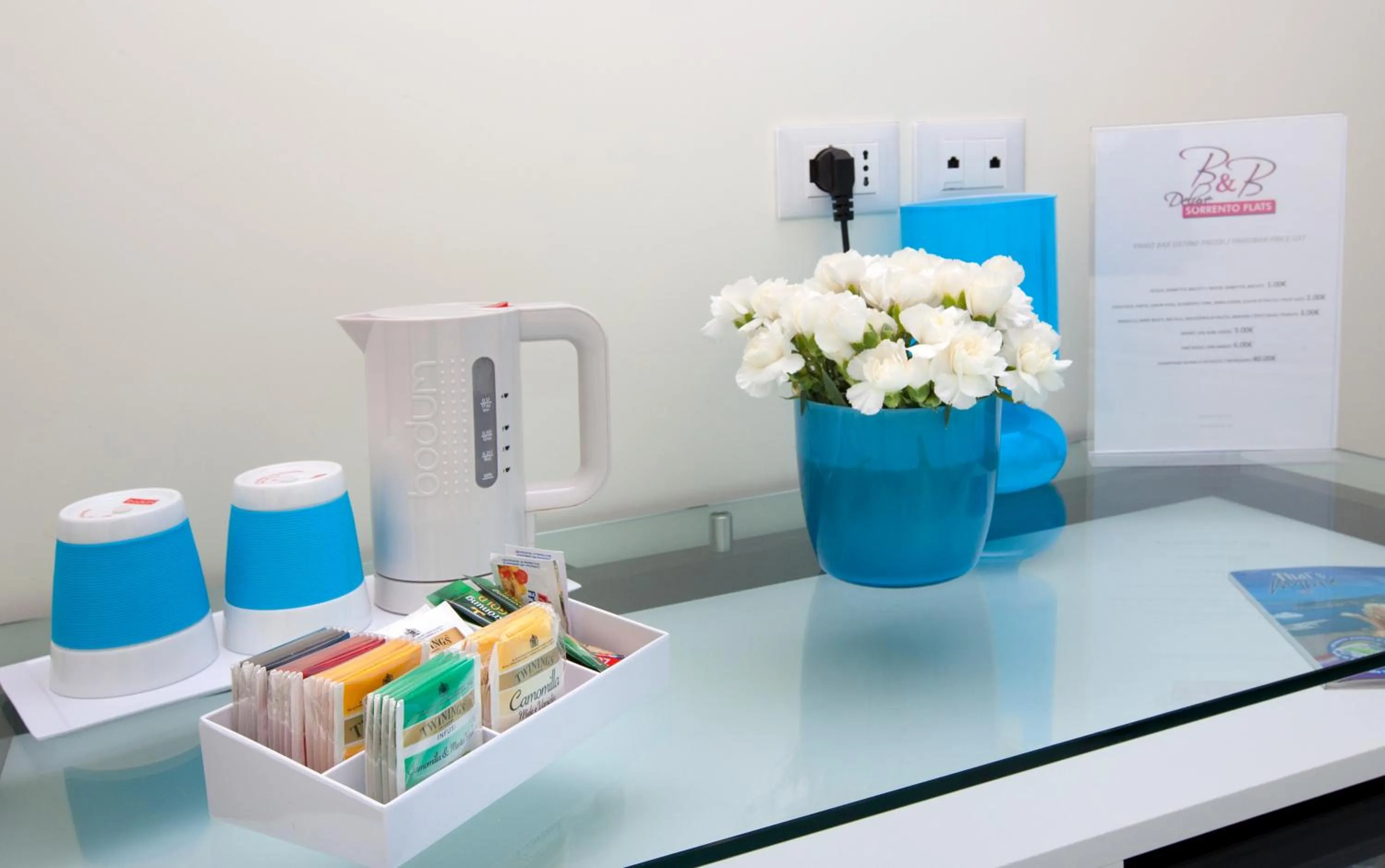 Coffee/tea facilities in Sorrento Flats