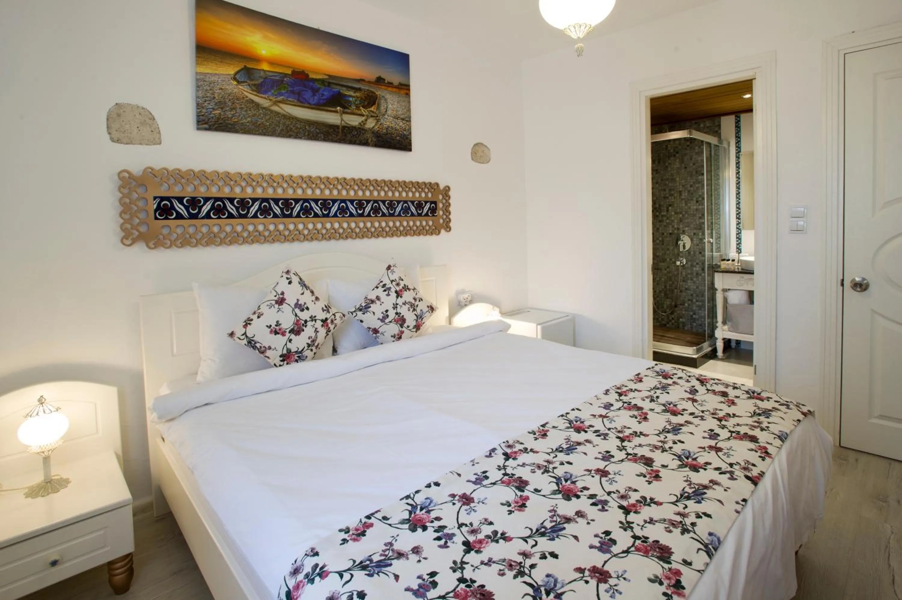 Photo of the whole room, Bed in Lodos Hotel