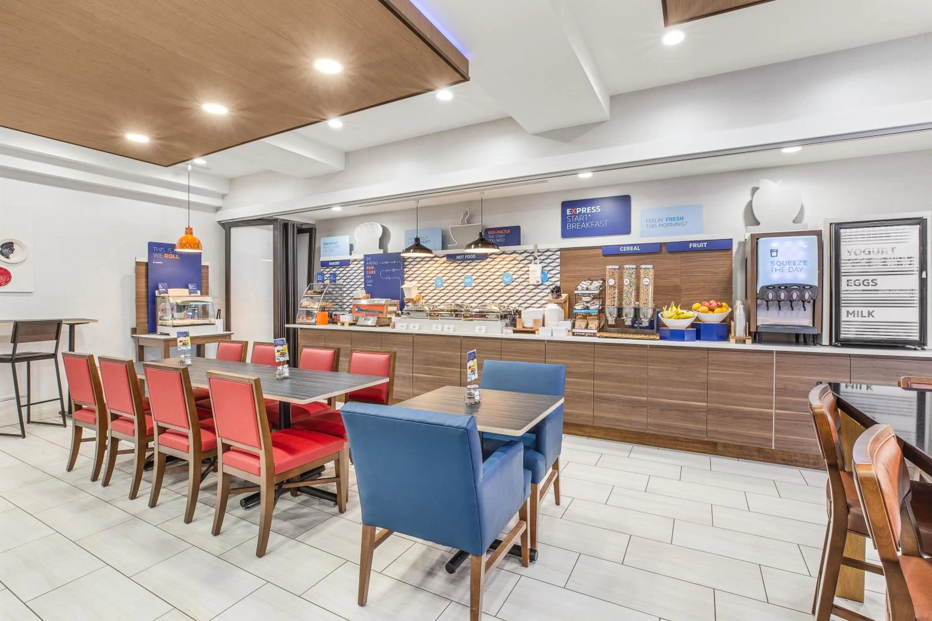 Food and drinks in Holiday Inn Express & Suites Tacoma by IHG