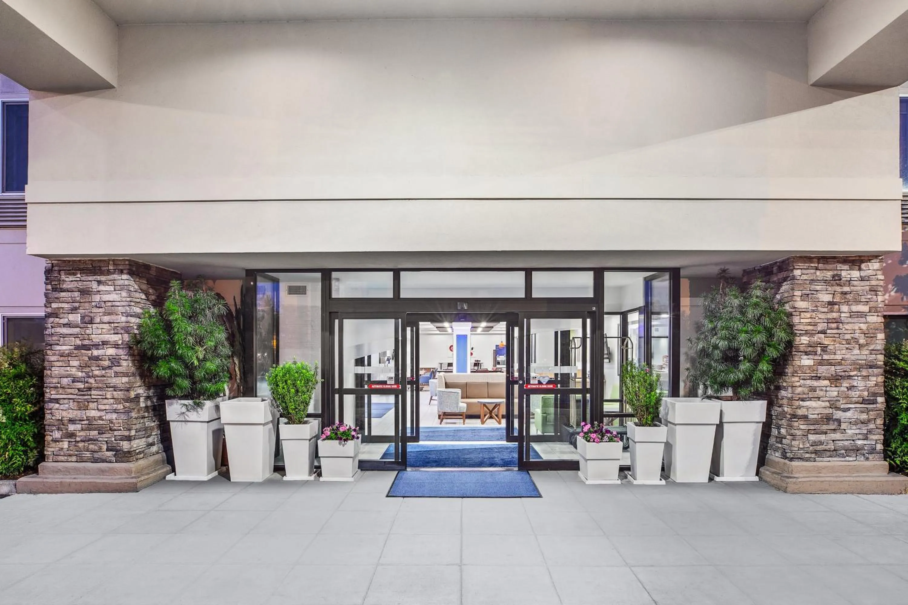 Property building in Holiday Inn Express & Suites Tacoma by IHG