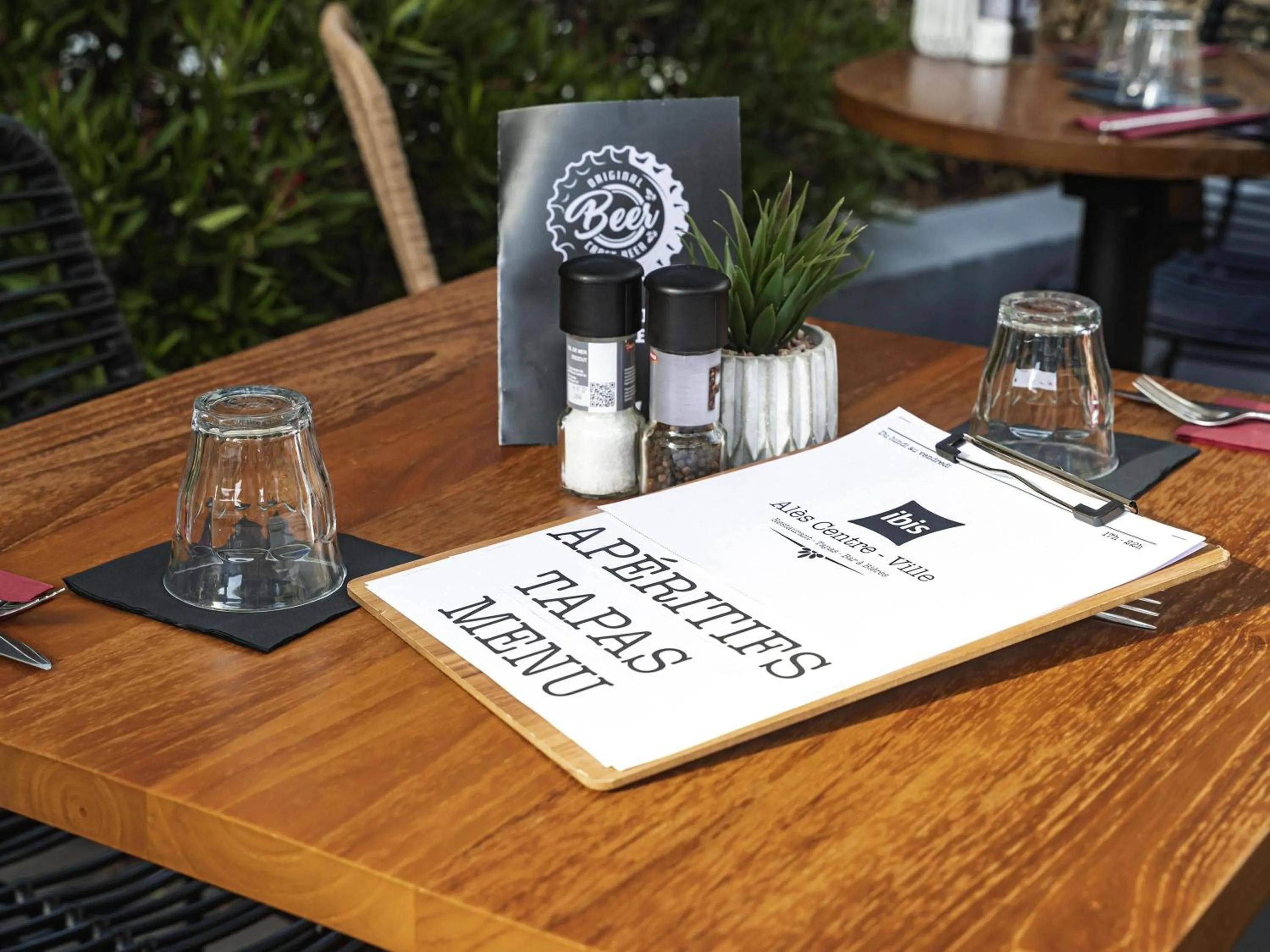 Restaurant/places to eat in Ibis Alès Centre Ville