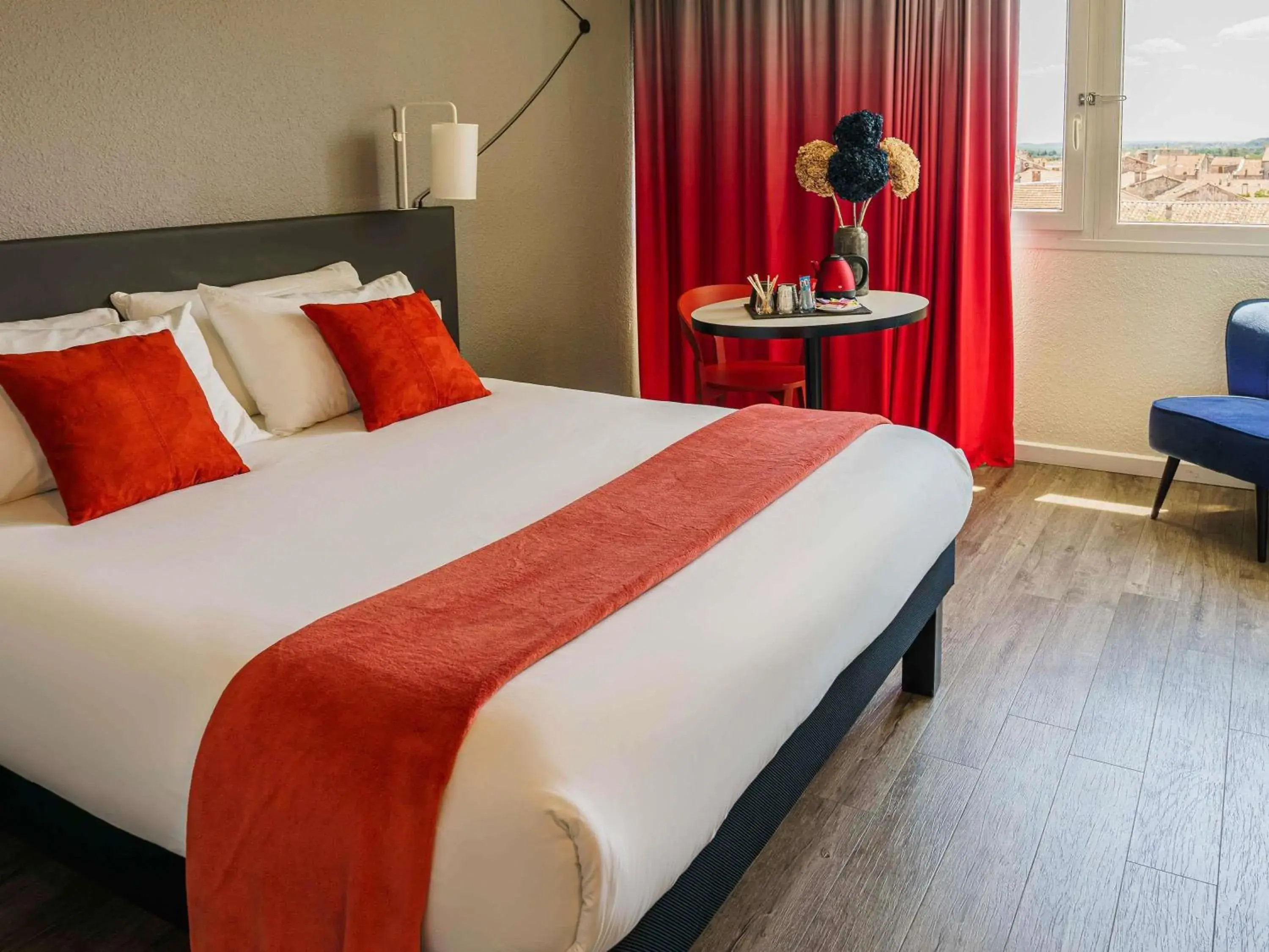 Bedroom, Bed in Ibis Alès Centre Ville Bedroom, Bed in Ibis Alès Centre Ville