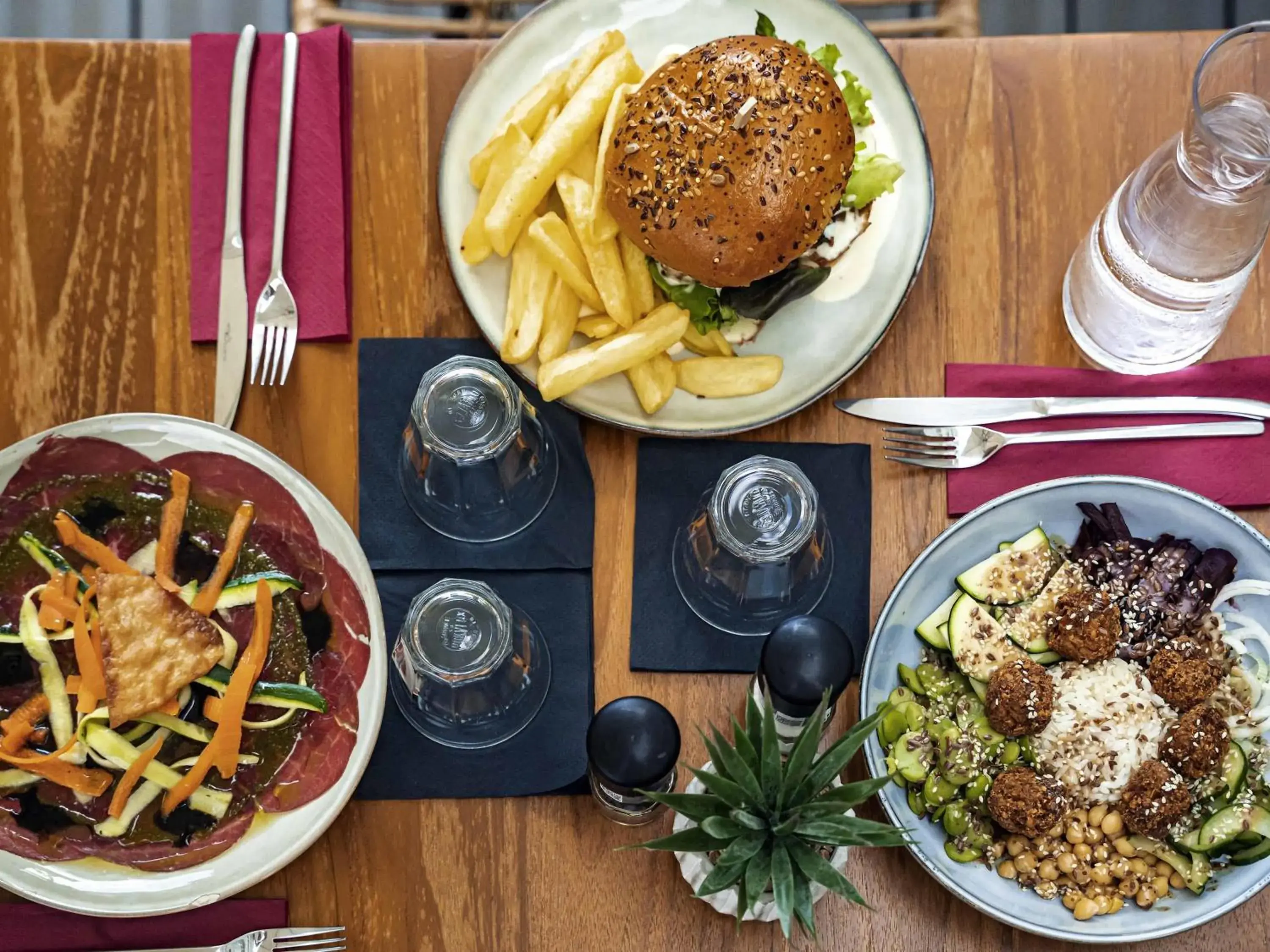 Restaurant/places to eat in Ibis Alès Centre Ville Restaurant/places to eat in Ibis Alès Centre Ville