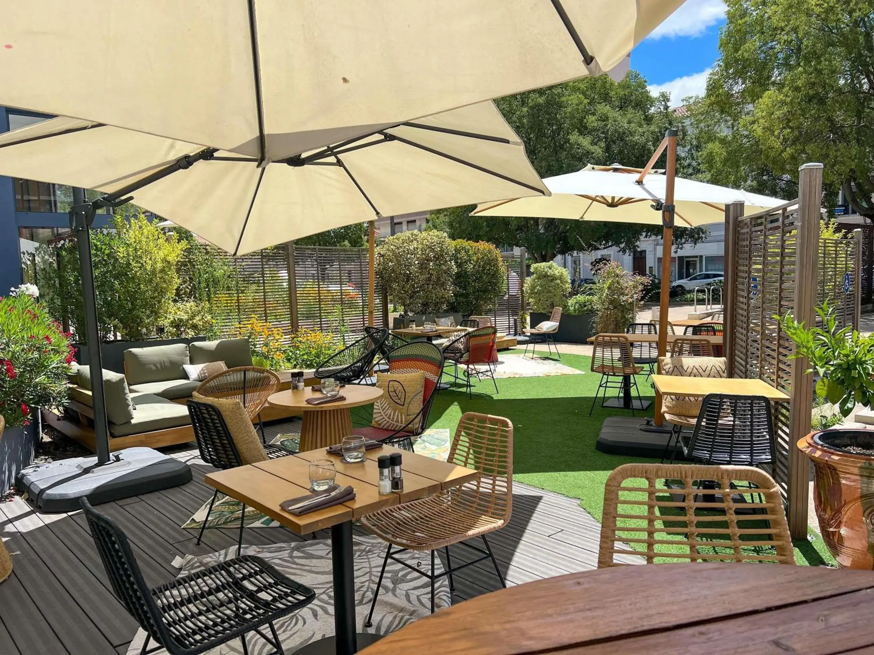 Restaurant/places to eat in Ibis Alès Centre Ville Restaurant/places to eat in Ibis Alès Centre Ville