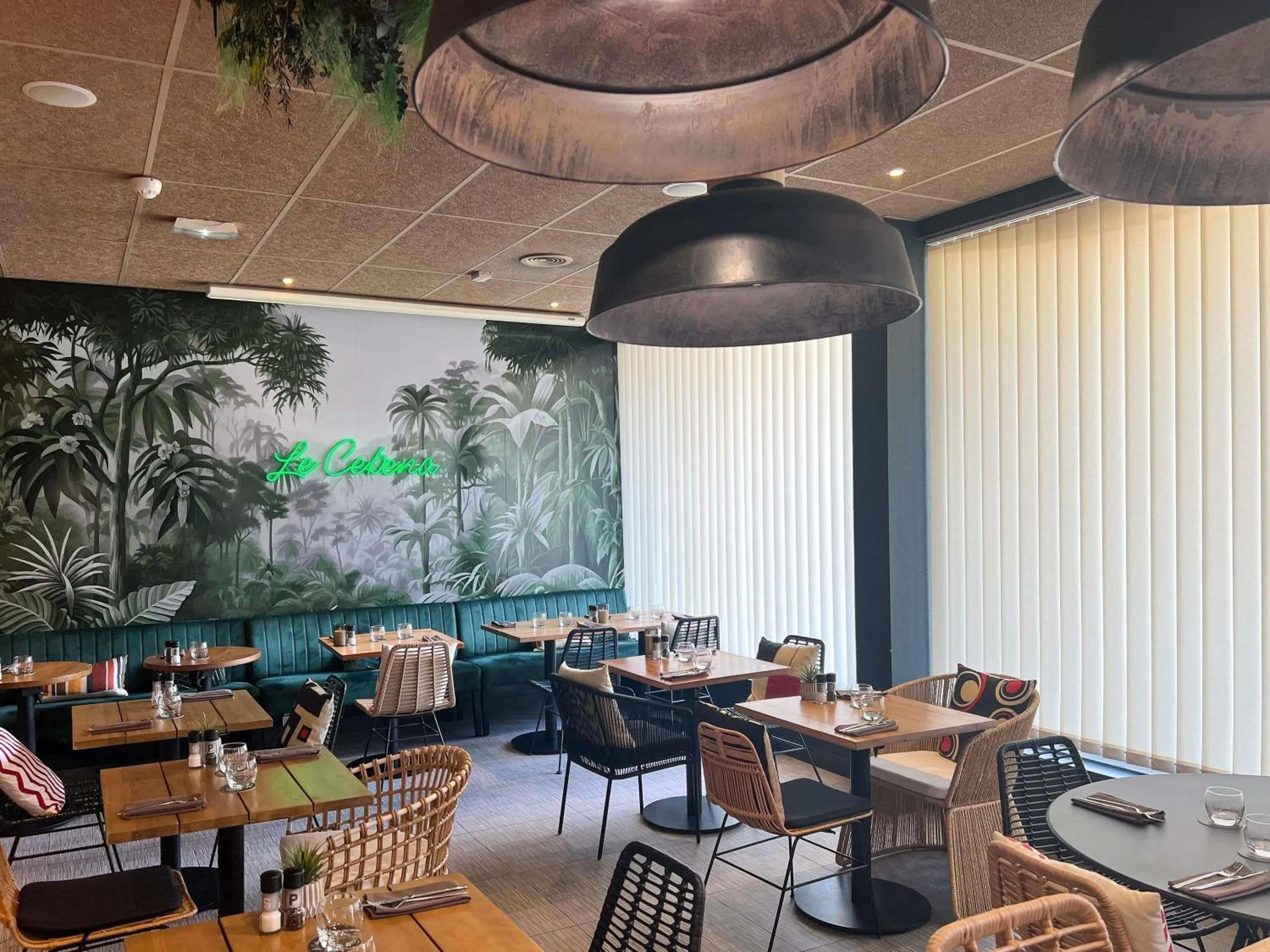 Restaurant/places to eat in Ibis Alès Centre Ville