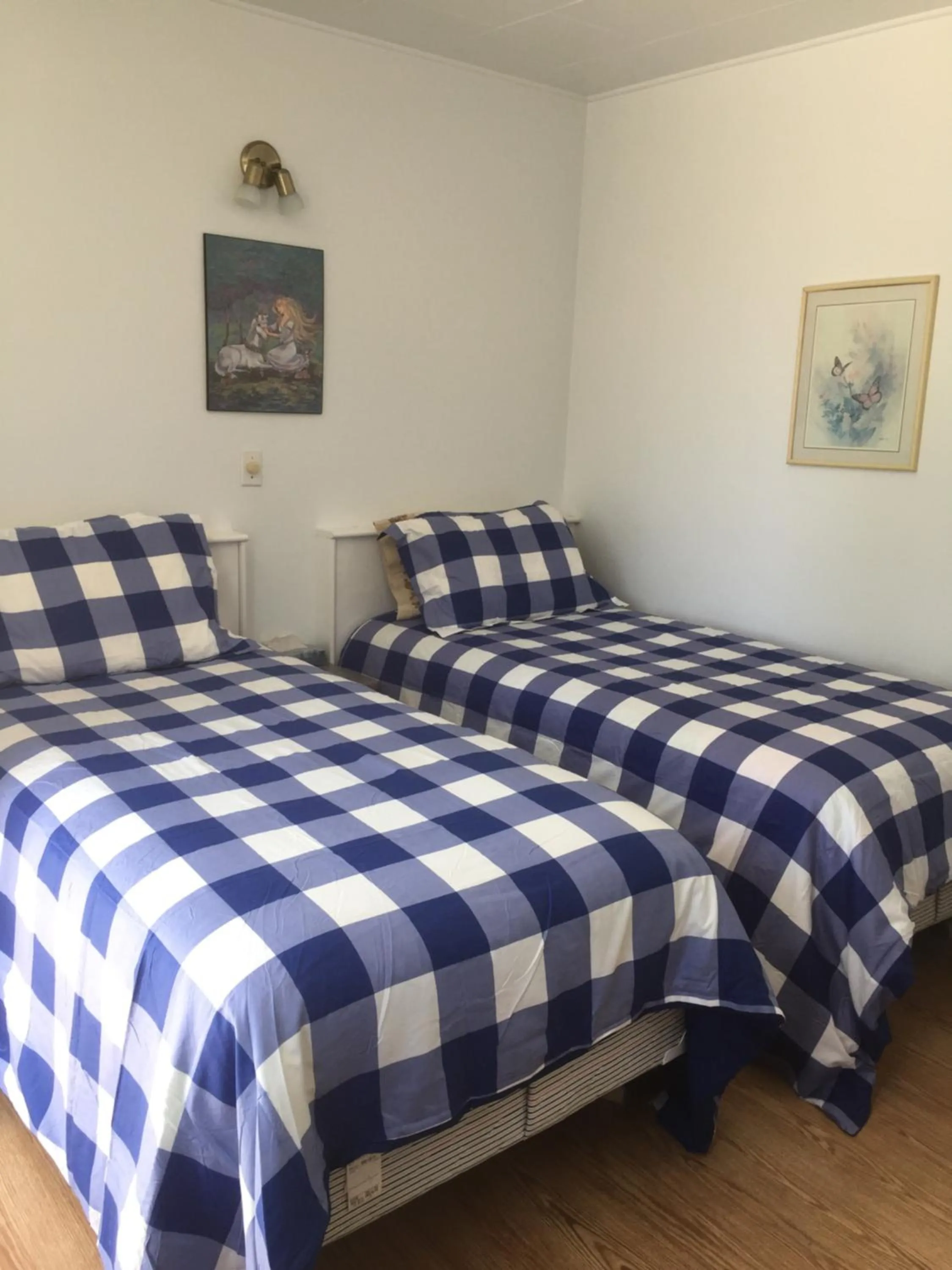 Bed in motel Christine
