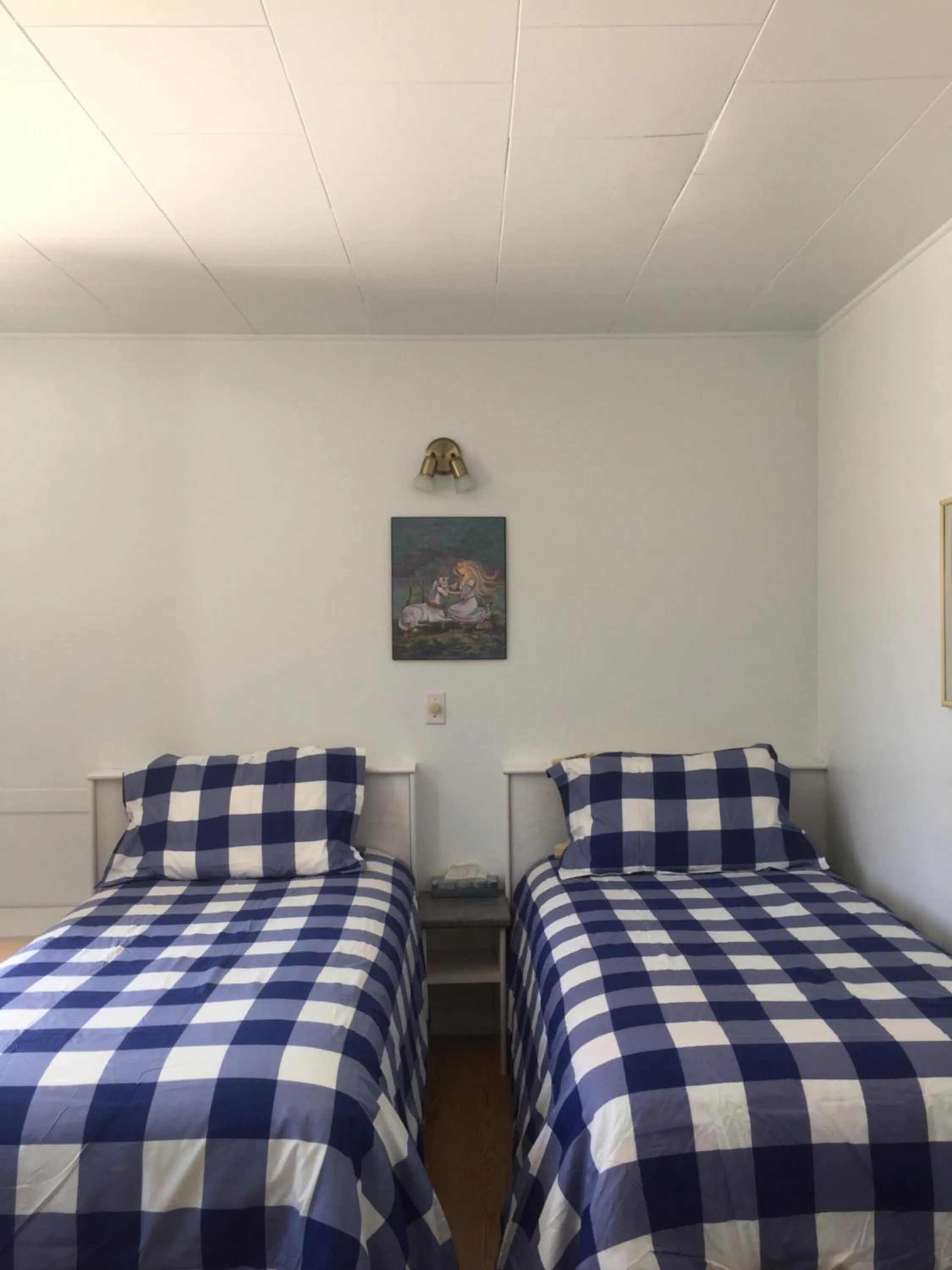 Bed in motel Christine