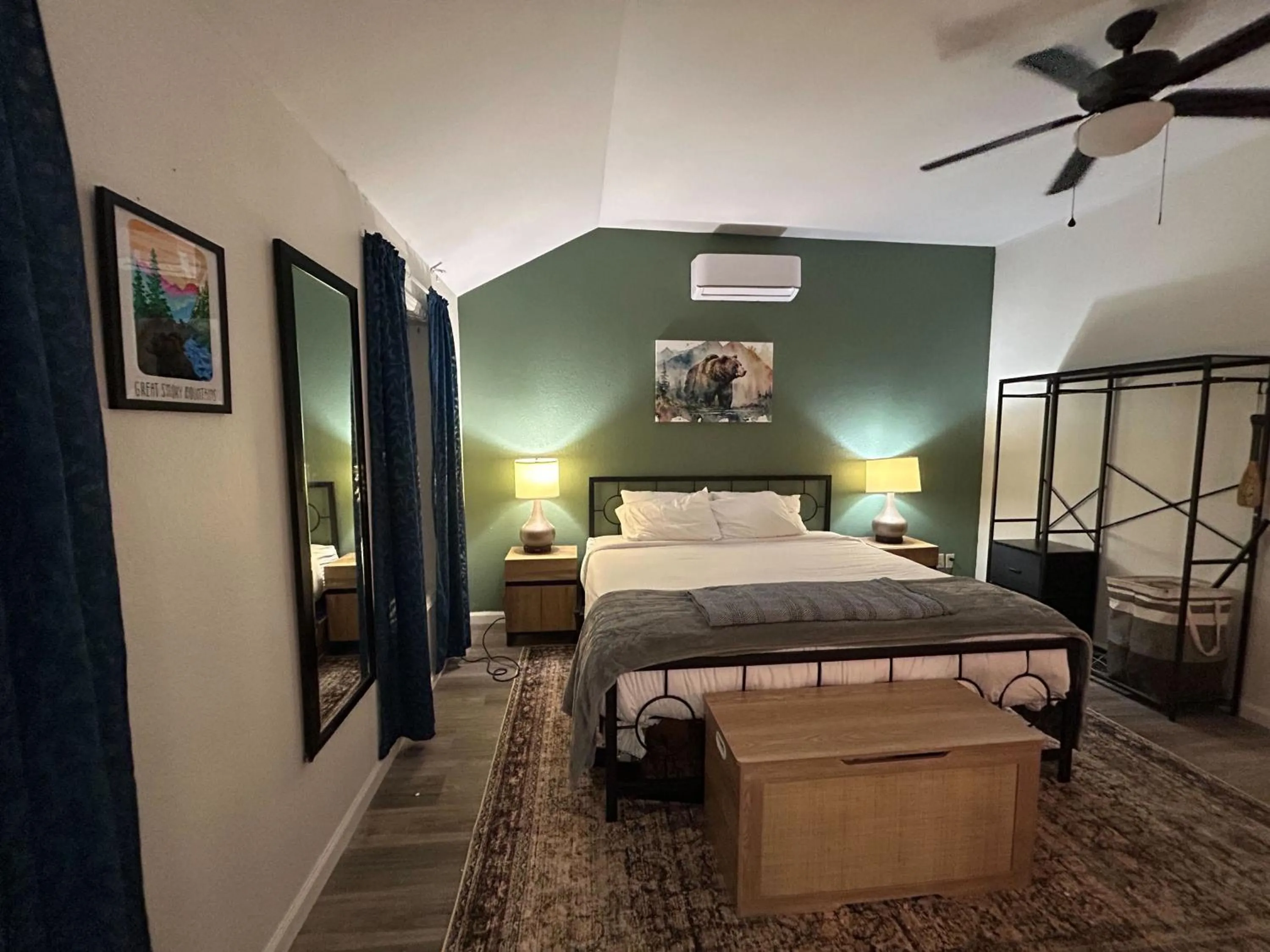 Bed in Castlewood Inn