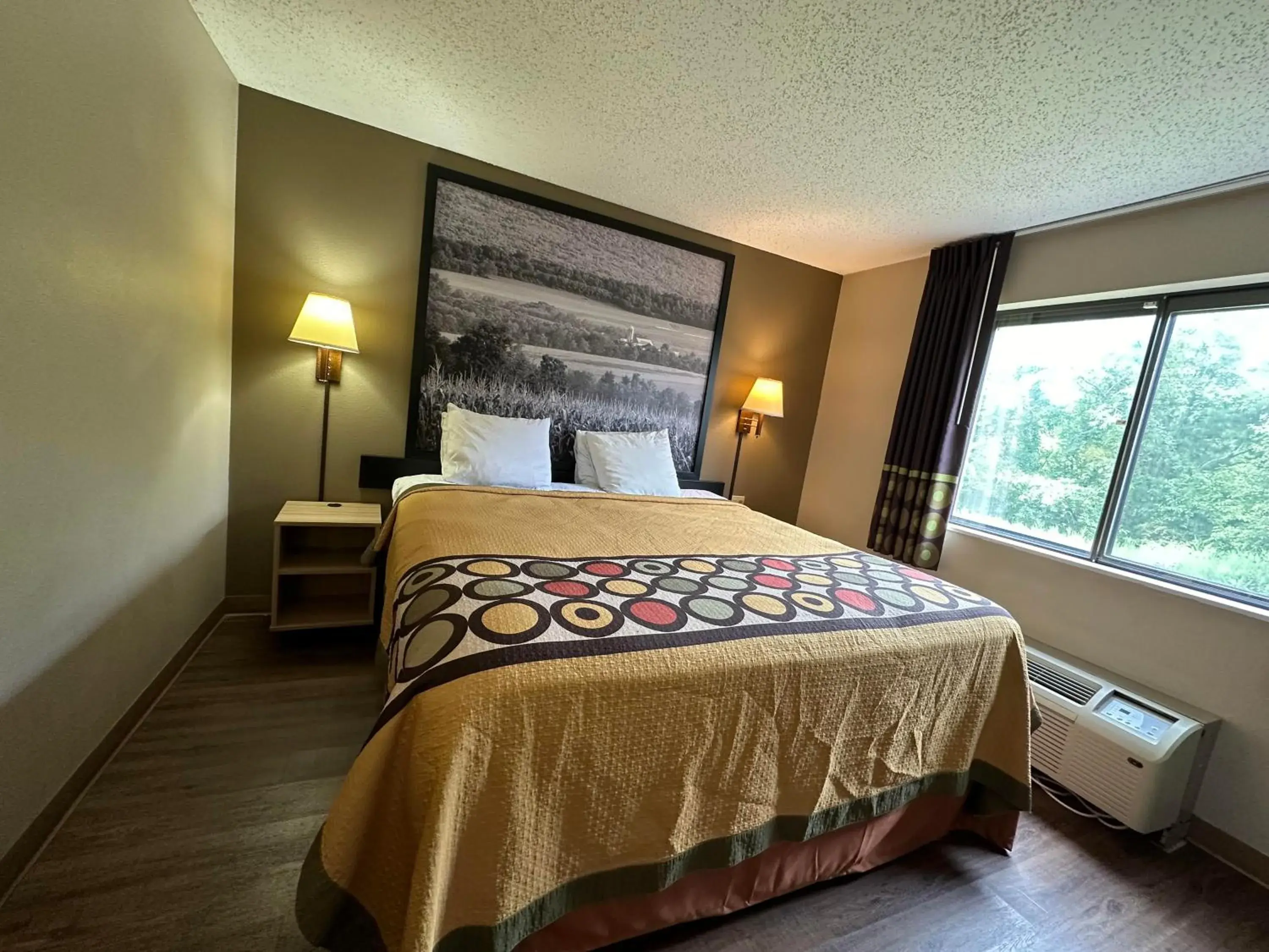 Bed in Super 8 by Wyndham Allentown Kutztown Area Bed in Super 8 by Wyndham Allentown Kutztown Area