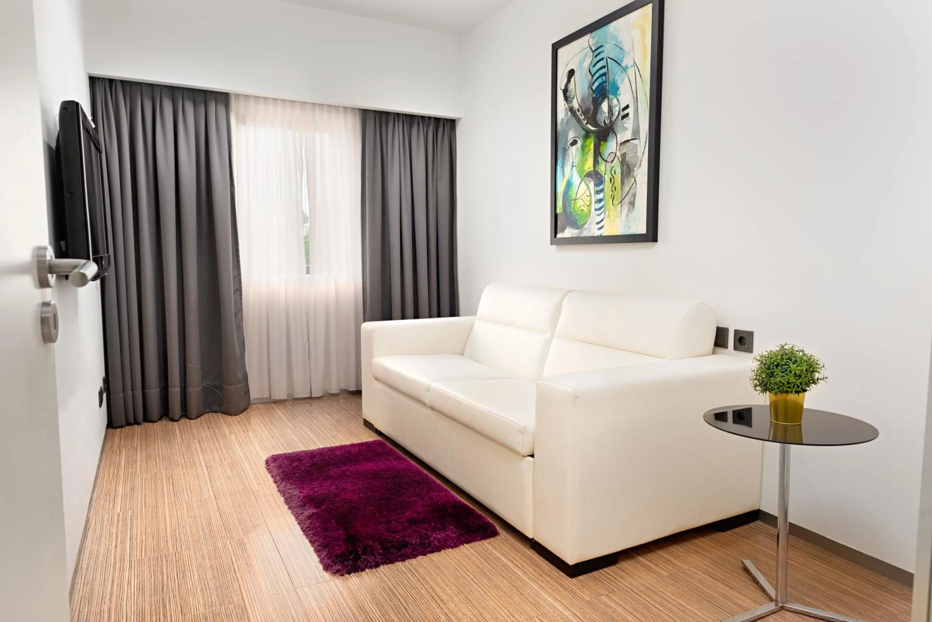 Living room, Bed in Hotel dos Zimbros