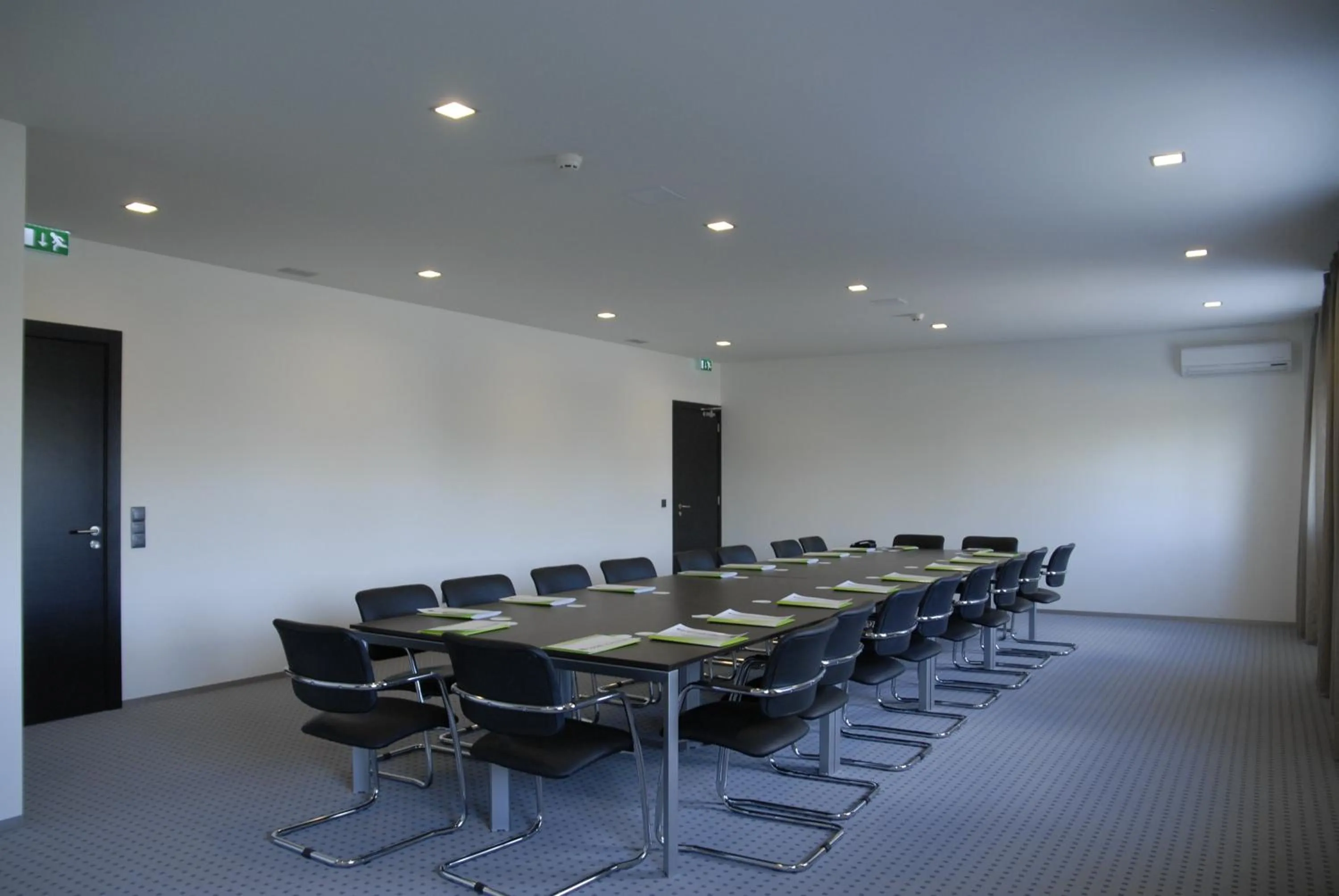 Business facilities in Hotel dos Zimbros