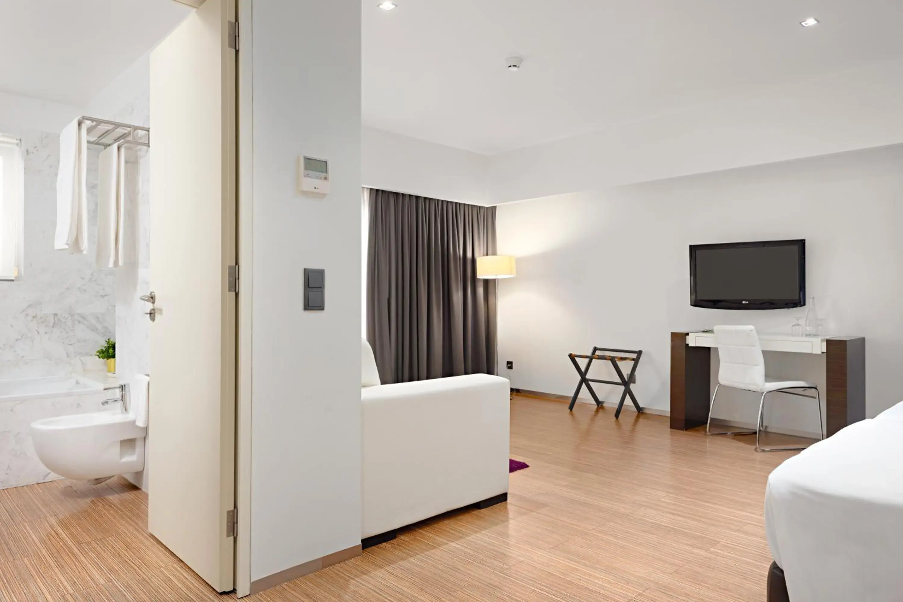 Bedroom, Bed in Hotel dos Zimbros Bedroom, Bed in Hotel dos Zimbros