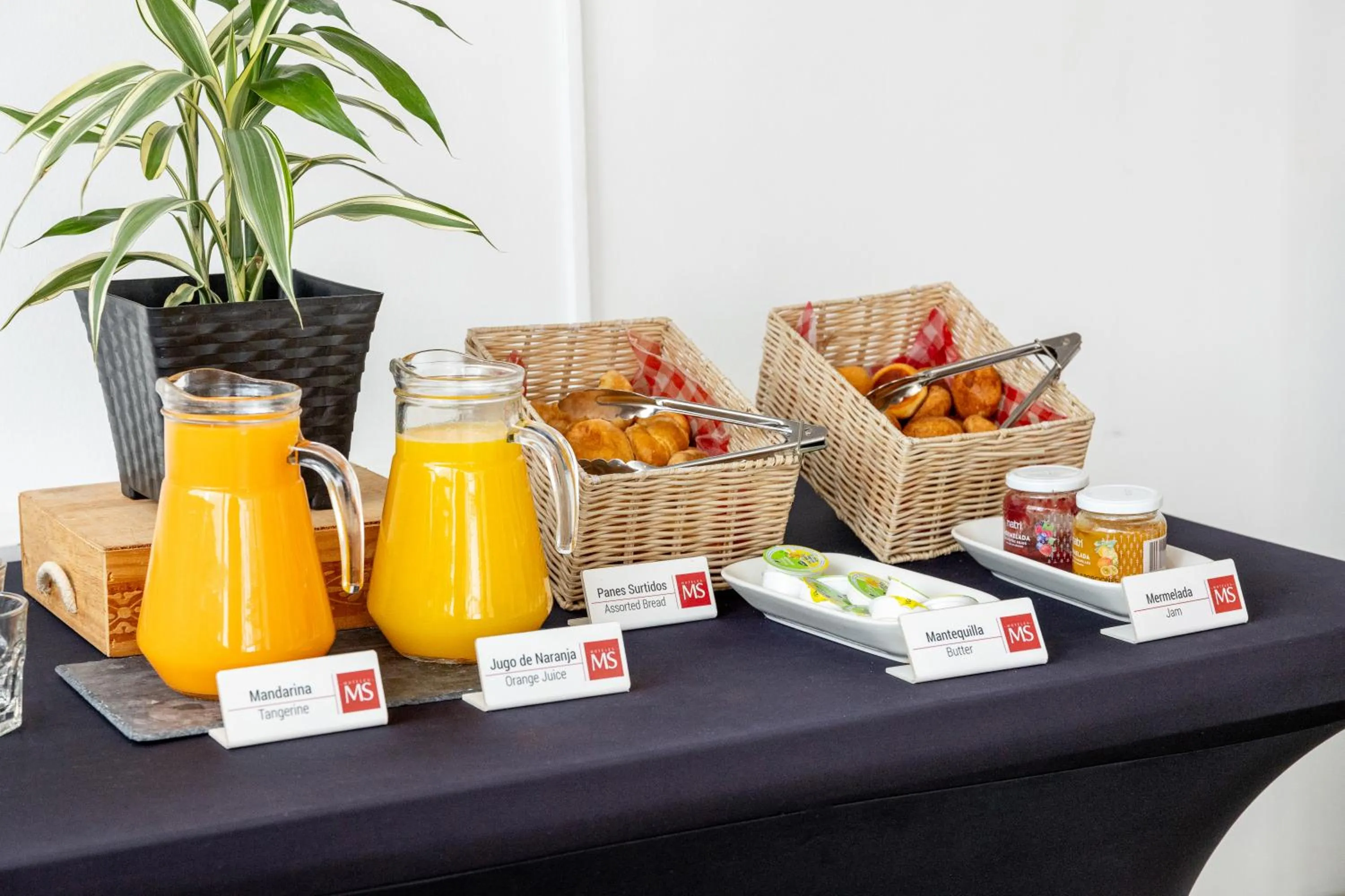 Breakfast in Basic Hotel Centenario by Hoteles MS