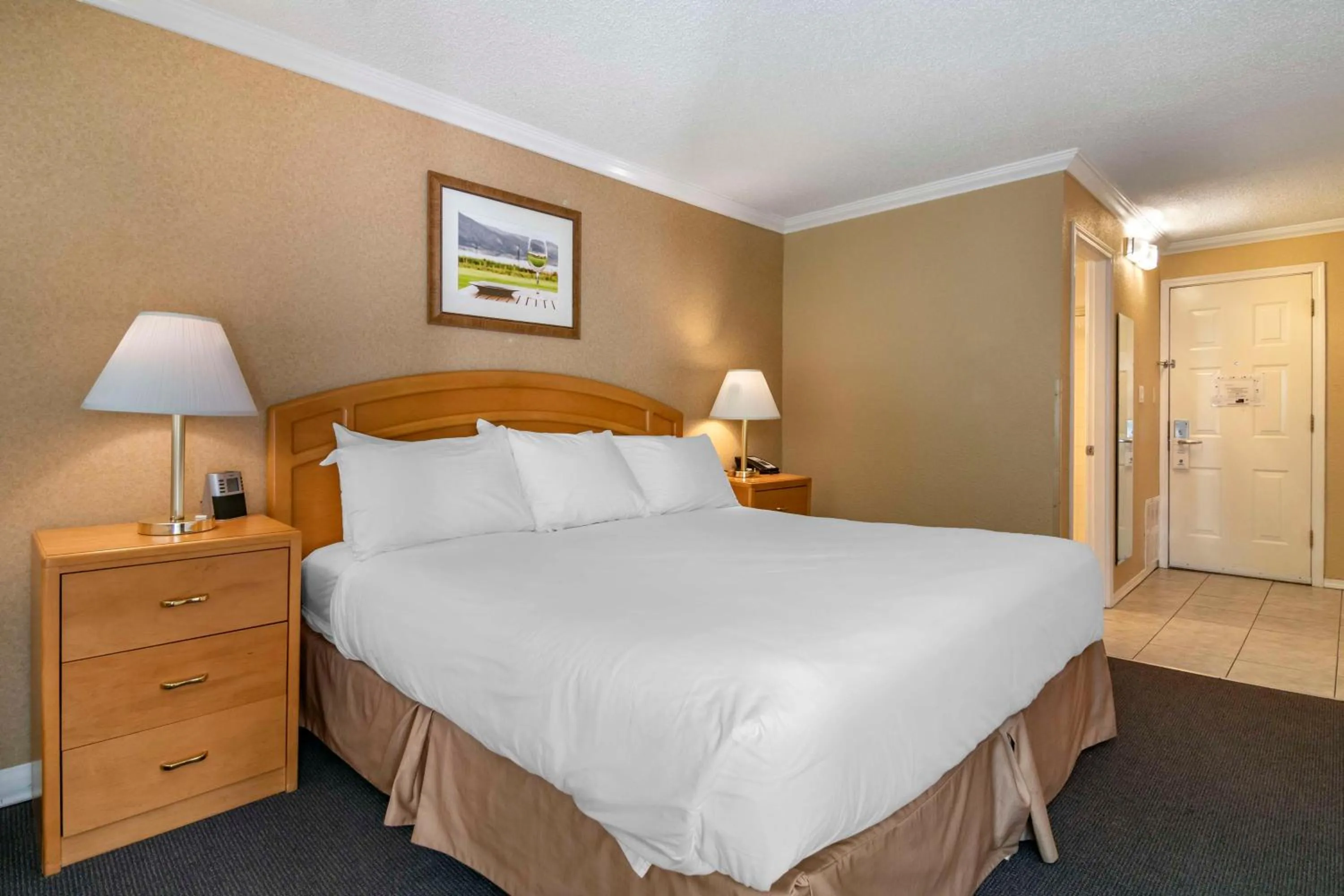 Bedroom, Bed in Best Western Inn at Penticton