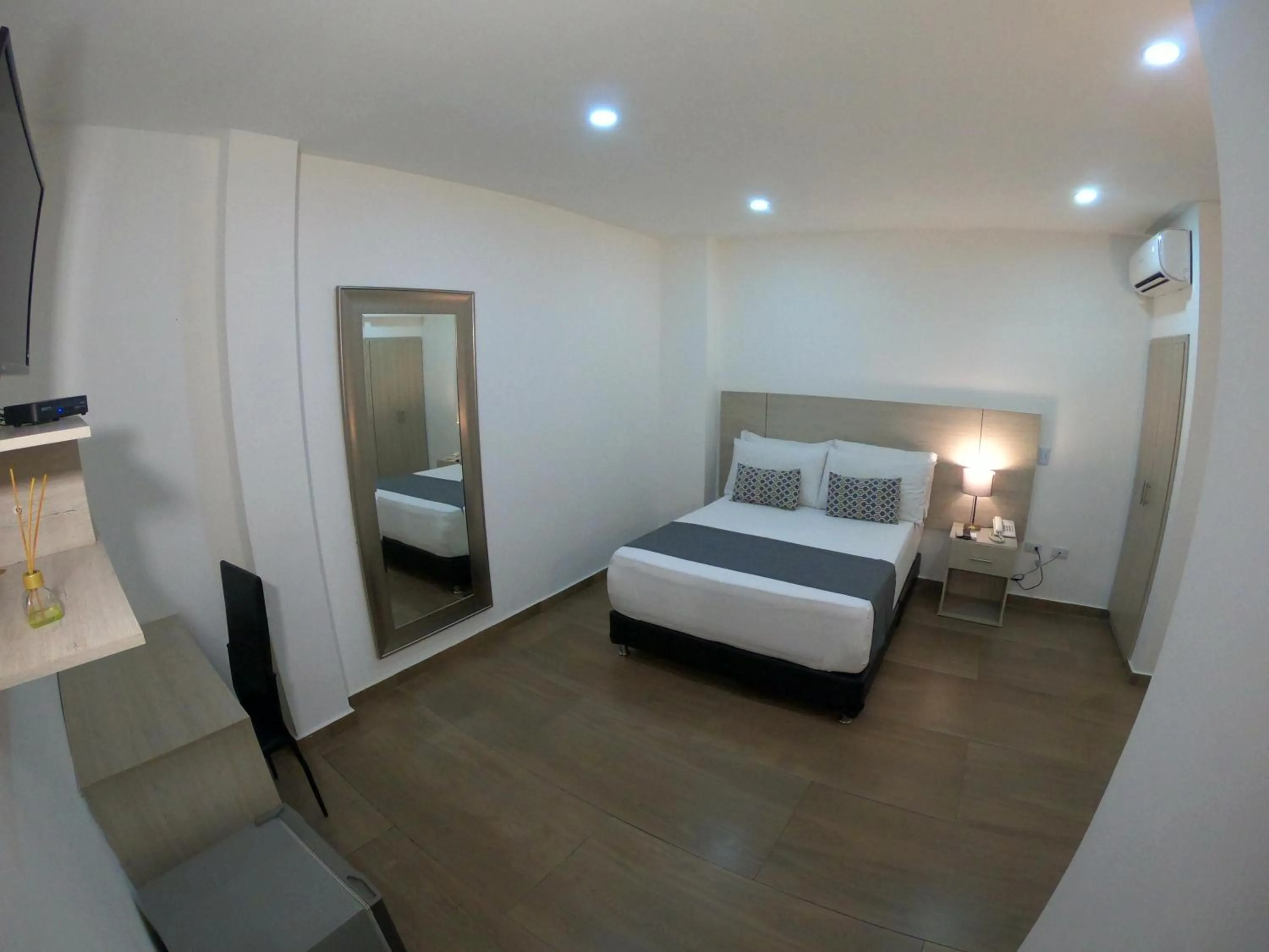 Bed in Basic Hotel Chipichape by Hoteles MS