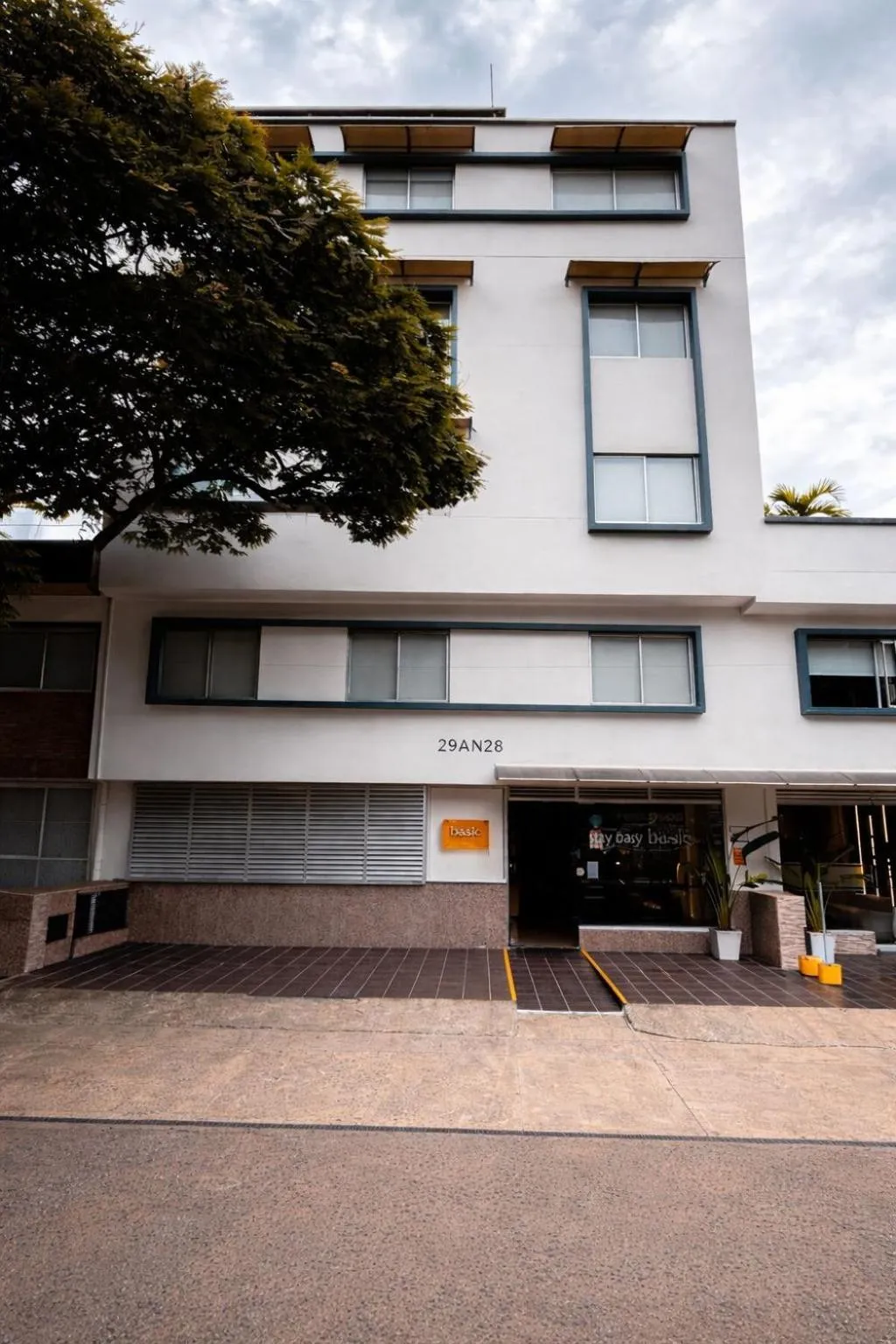 Property building in Basic Hotel Chipichape by Hoteles MS