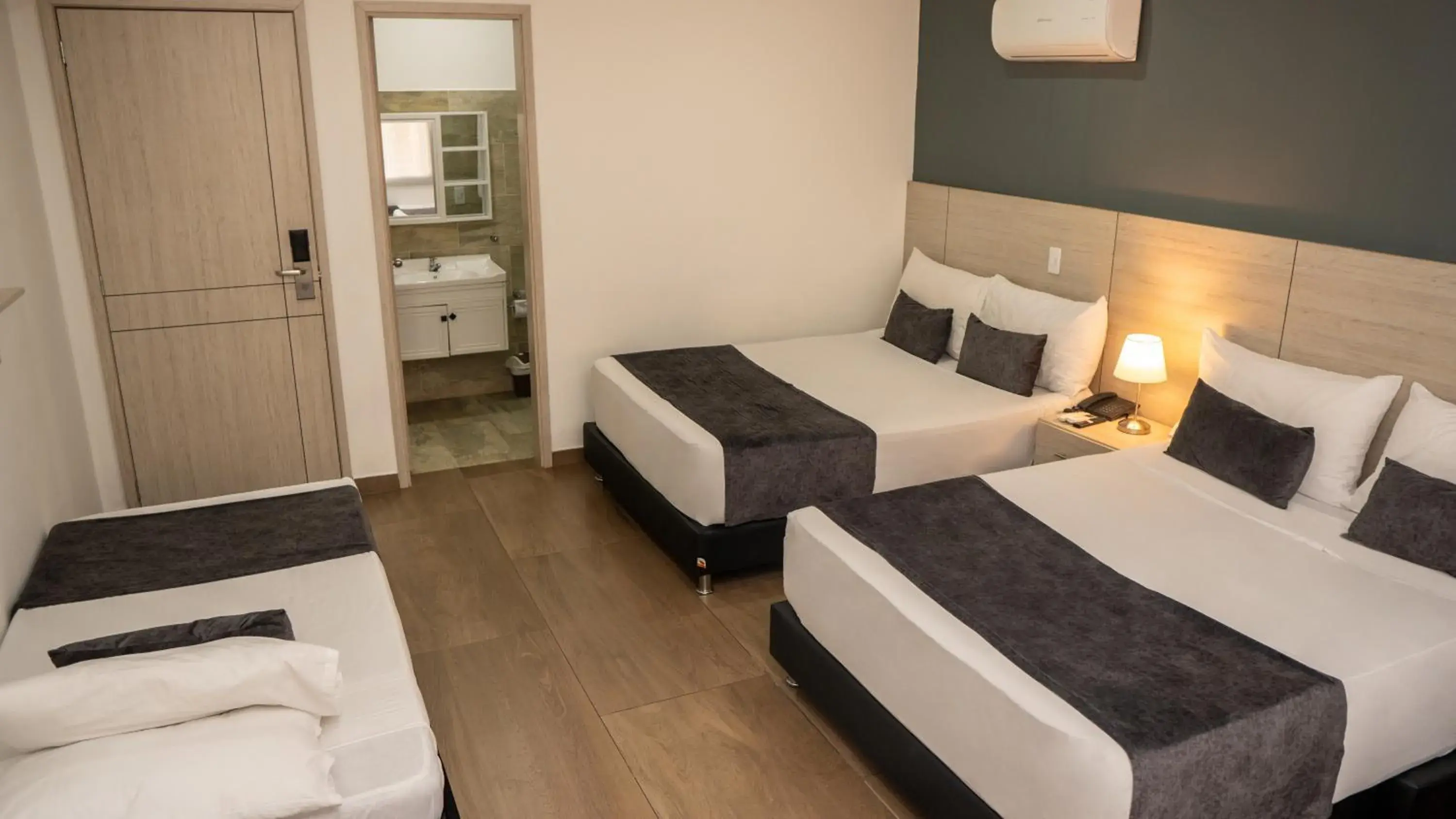 Family Room in Basic Hotel Chipichape by Hoteles MS Family Room in Basic Hotel Chipichape by Hoteles MS