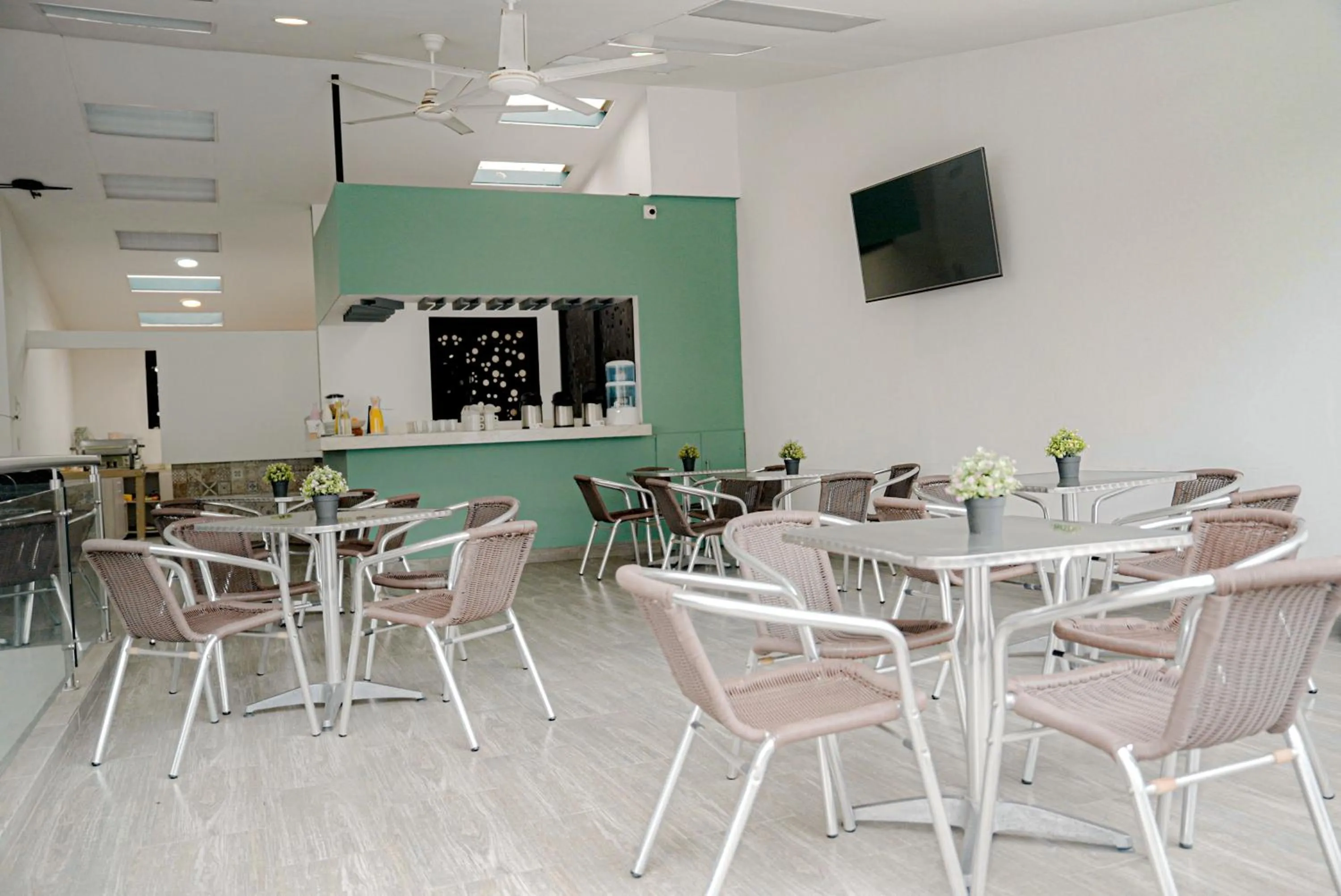 Basic Hotel Chipichape by Hoteles MS