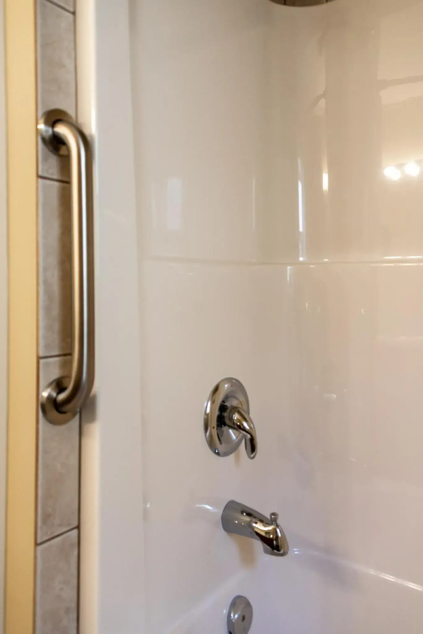 Shower in Adela's Bed and Breakfast Shower in Adela's Bed and Breakfast