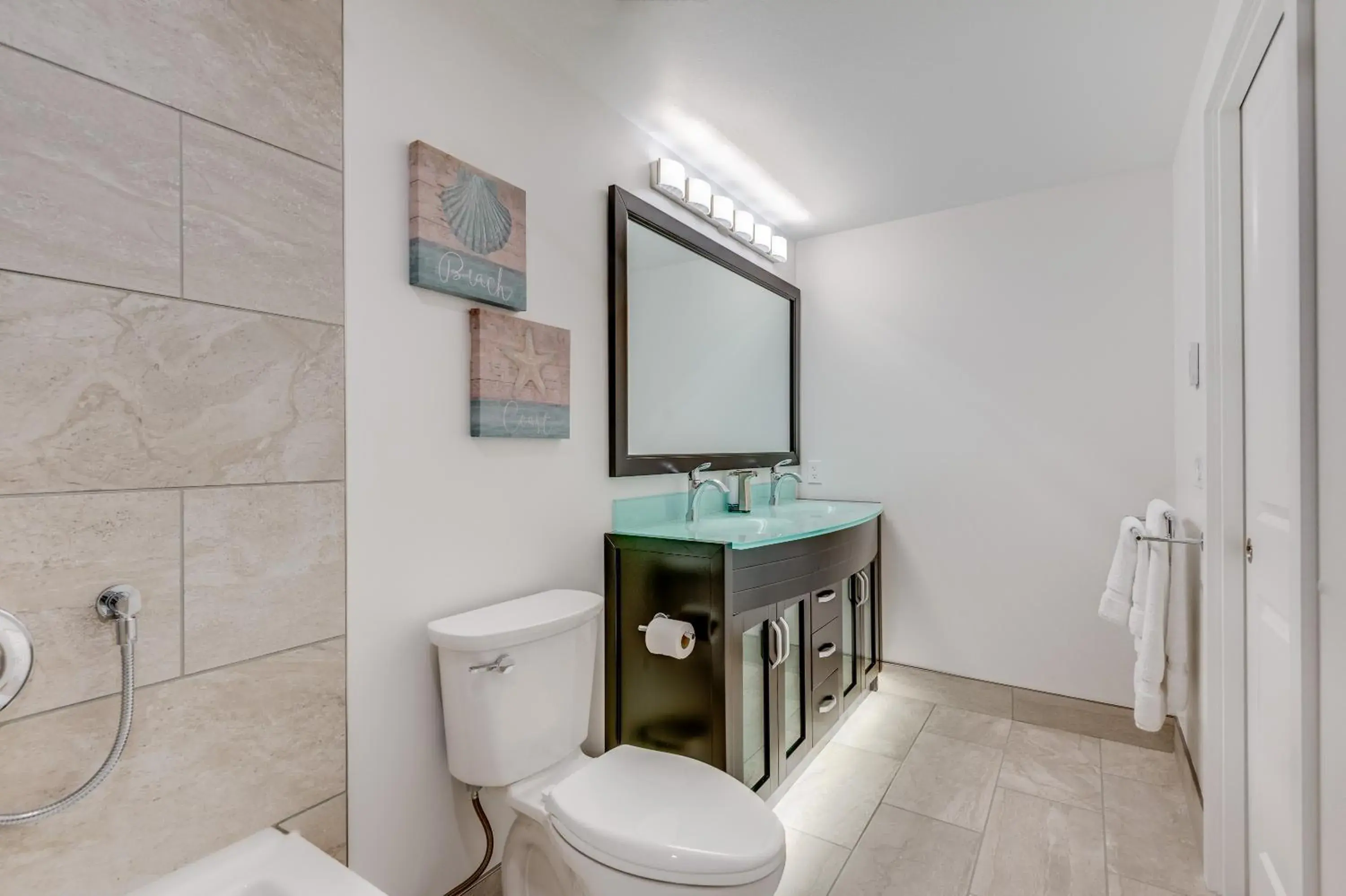 Bathroom in Adela's Bed and Breakfast Bathroom in Adela's Bed and Breakfast