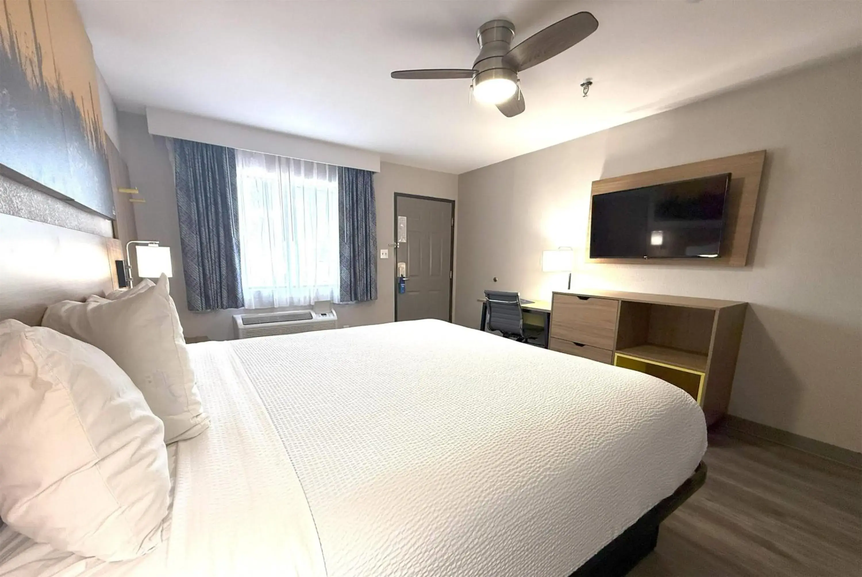 Photo of the whole room, Bed in Days Inn by Wyndham Yuma Photo of the whole room, Bed in Days Inn by Wyndham Yuma