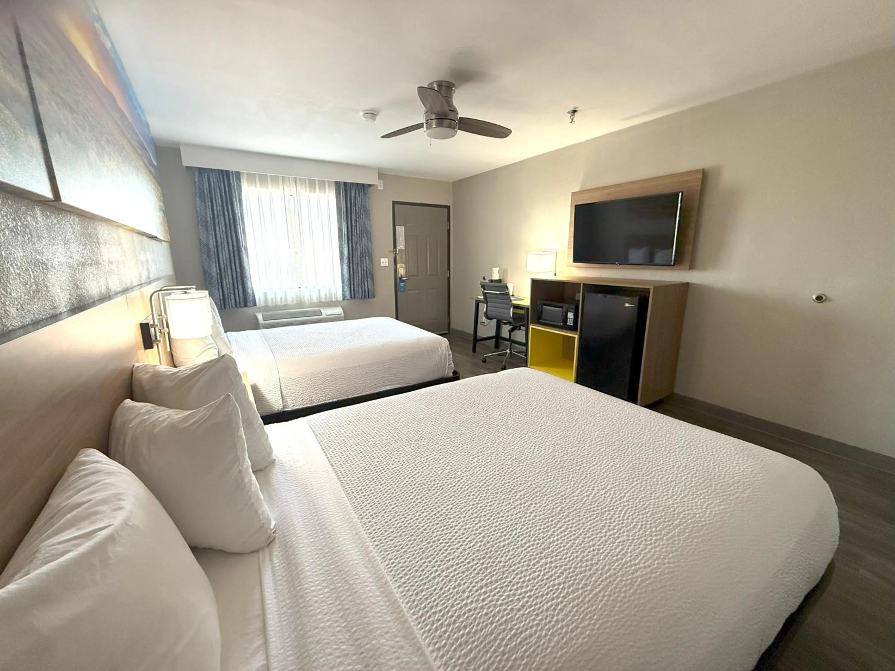 Bed in Days Inn by Wyndham Yuma