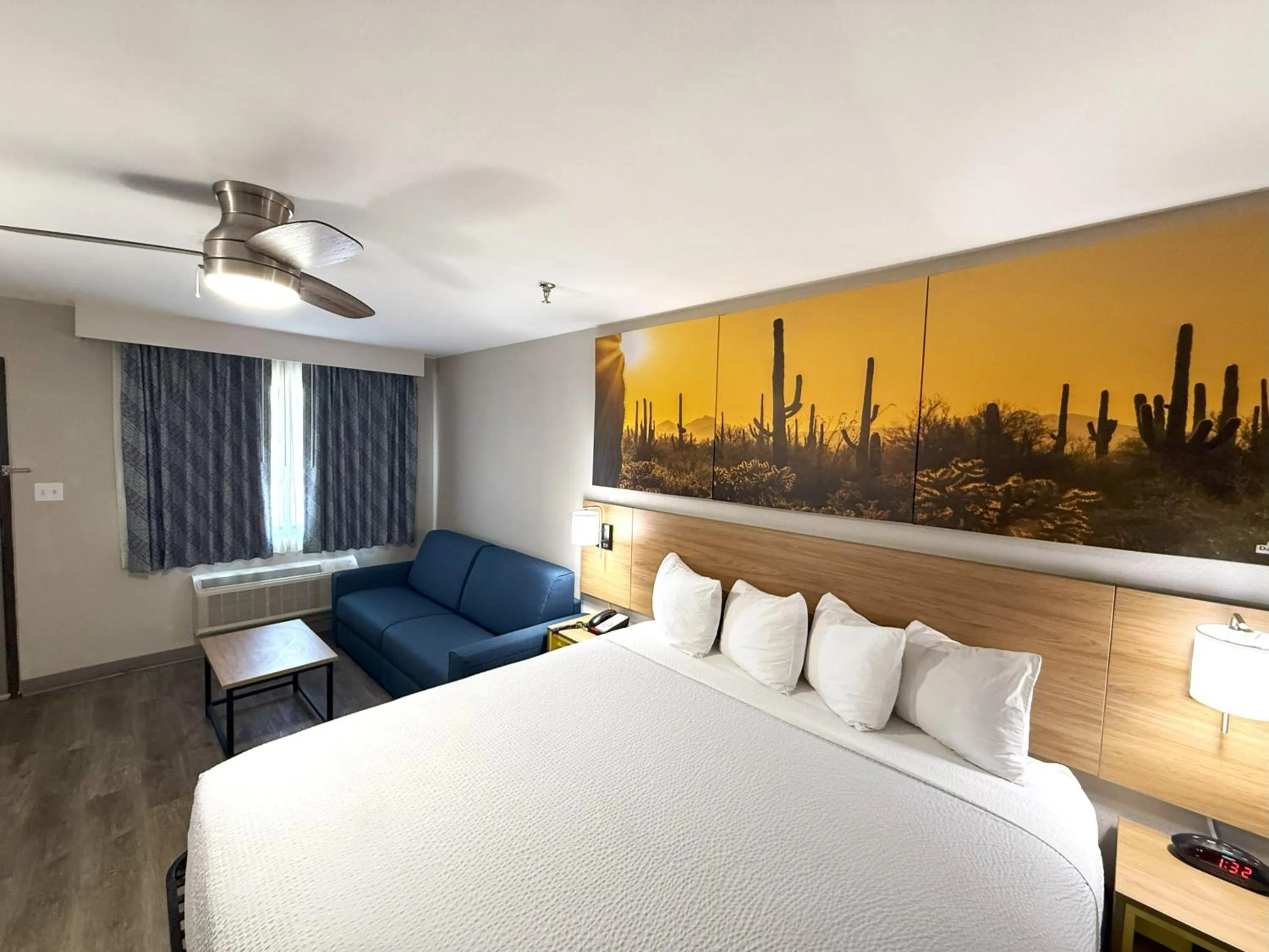 Bed in Days Inn by Wyndham Yuma