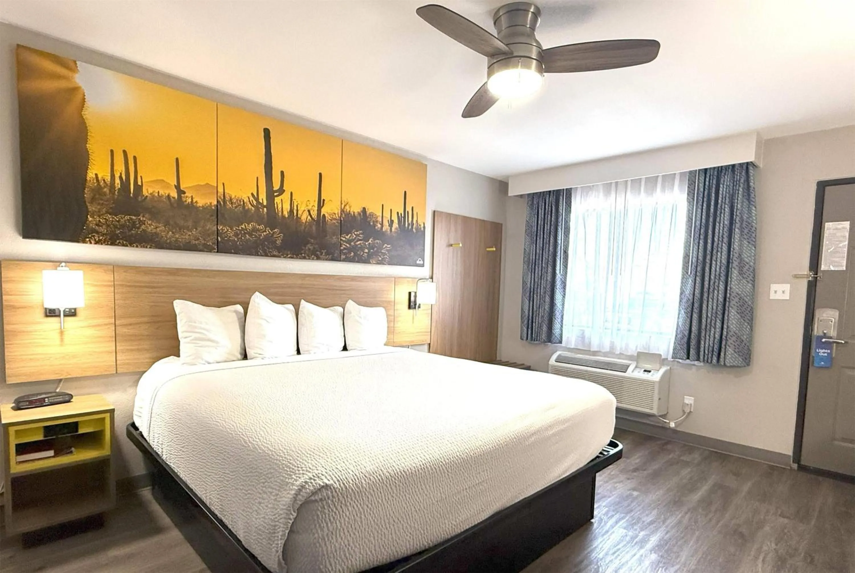 Photo of the whole room, Bed in Days Inn by Wyndham Yuma