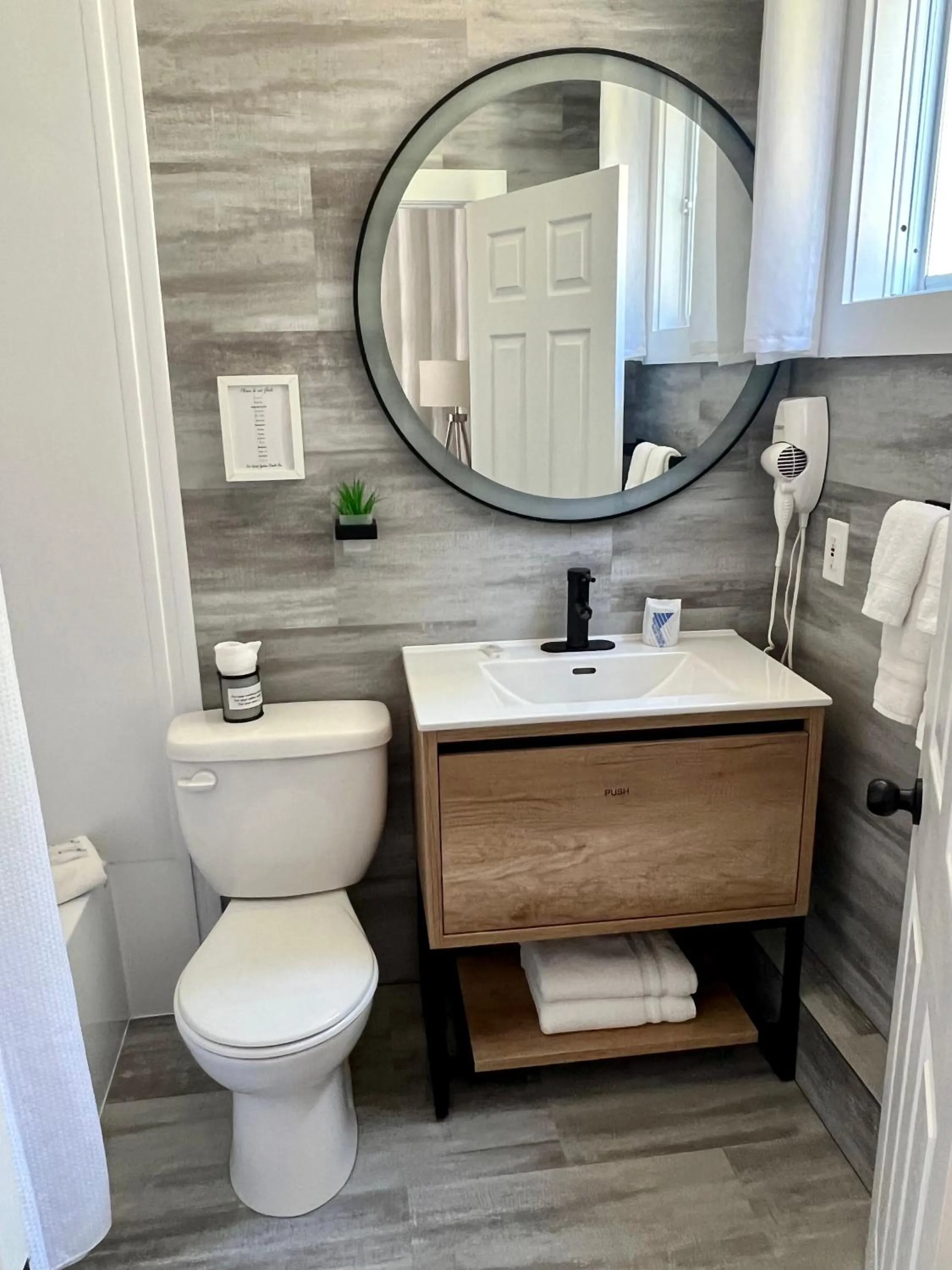 Toilet in Mystic Isle Motel