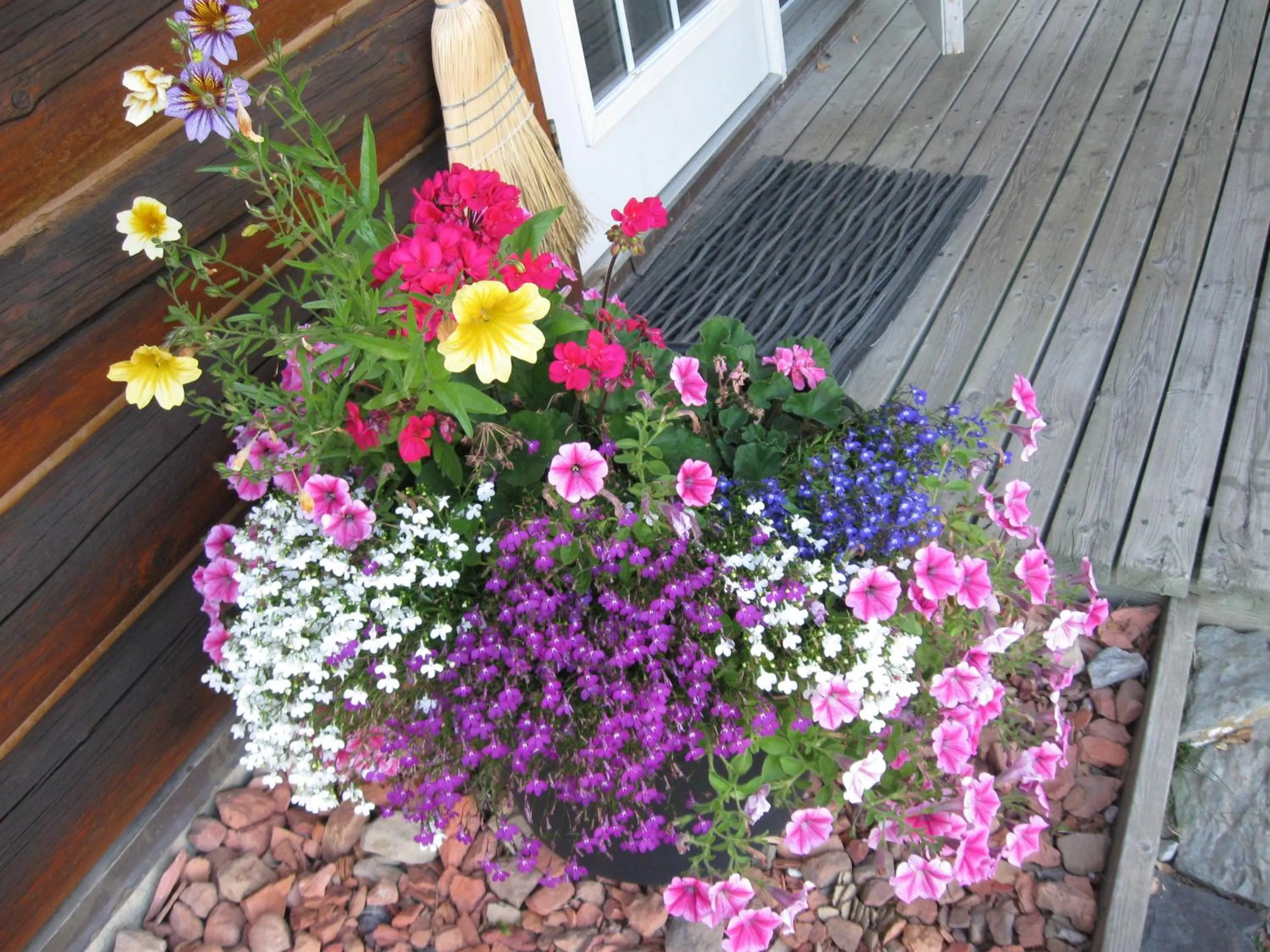 Facade/entrance in Whitewater Lodge