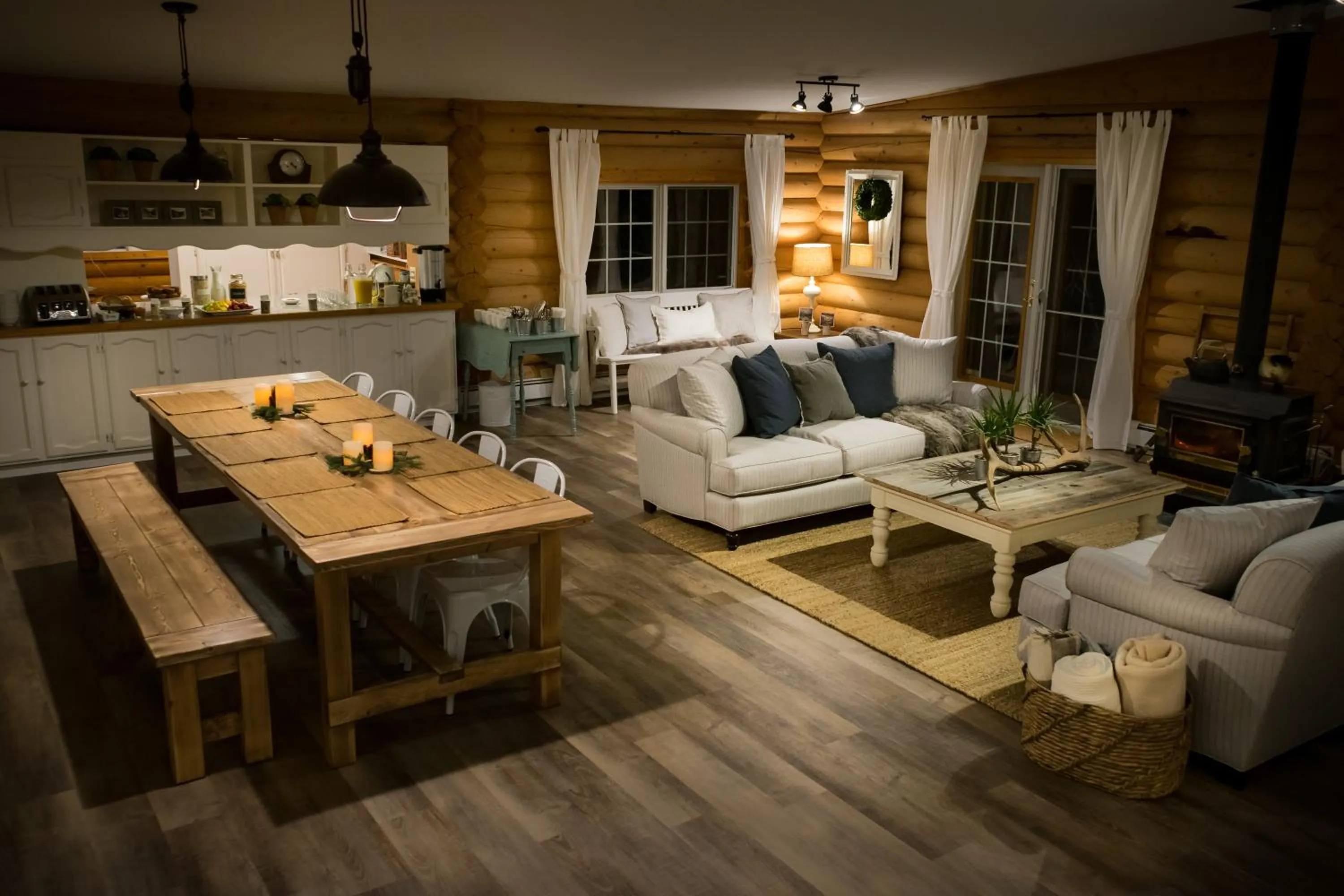 Living room in Whitewater Lodge