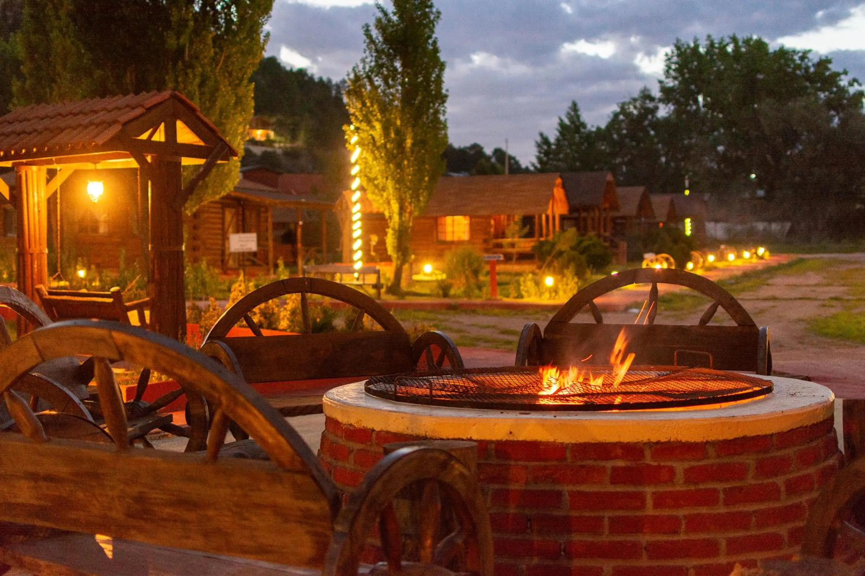 Patio in Villa Mexicana Creel Mountain Lodge