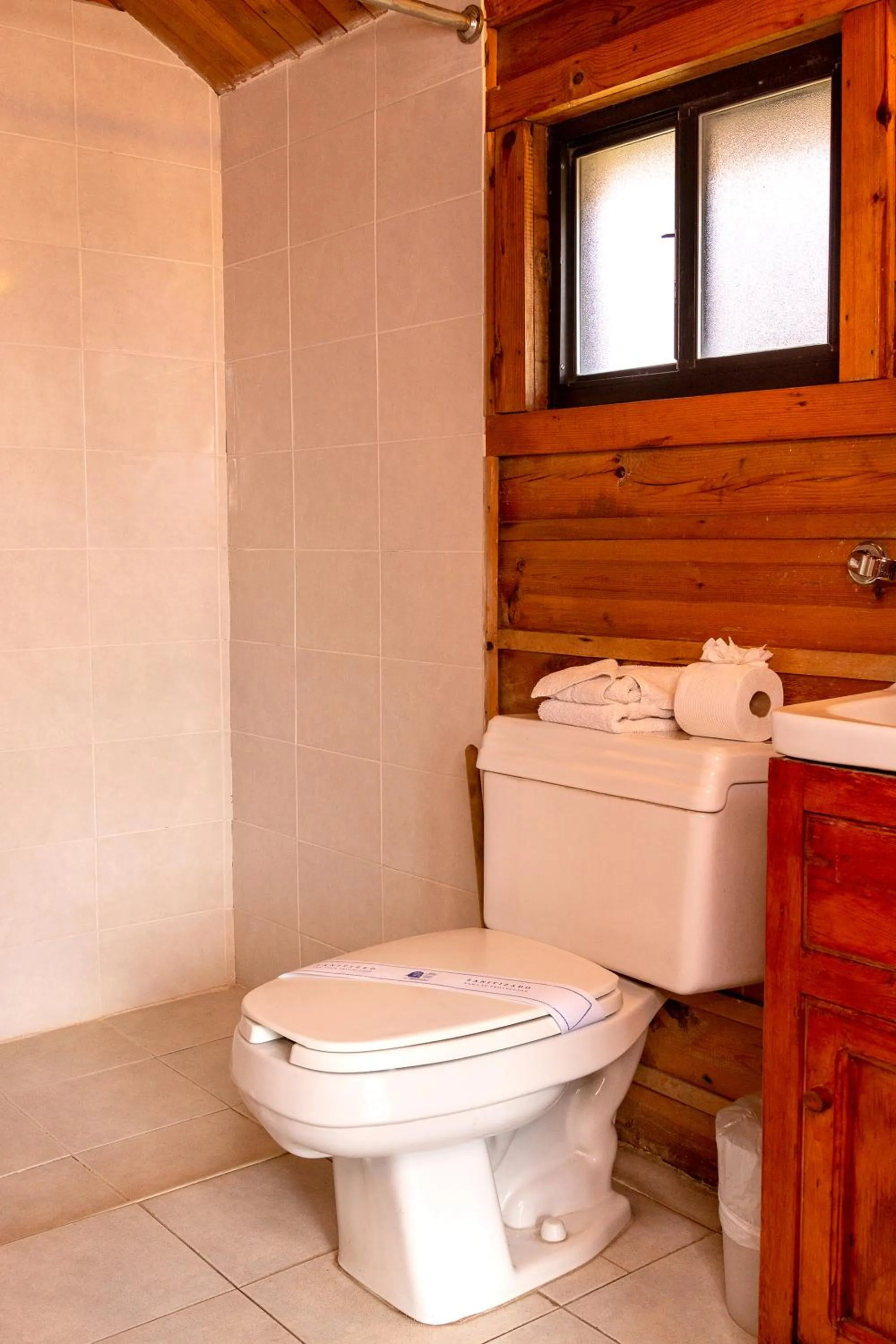 Bathroom in Villa Mexicana Creel Mountain Lodge