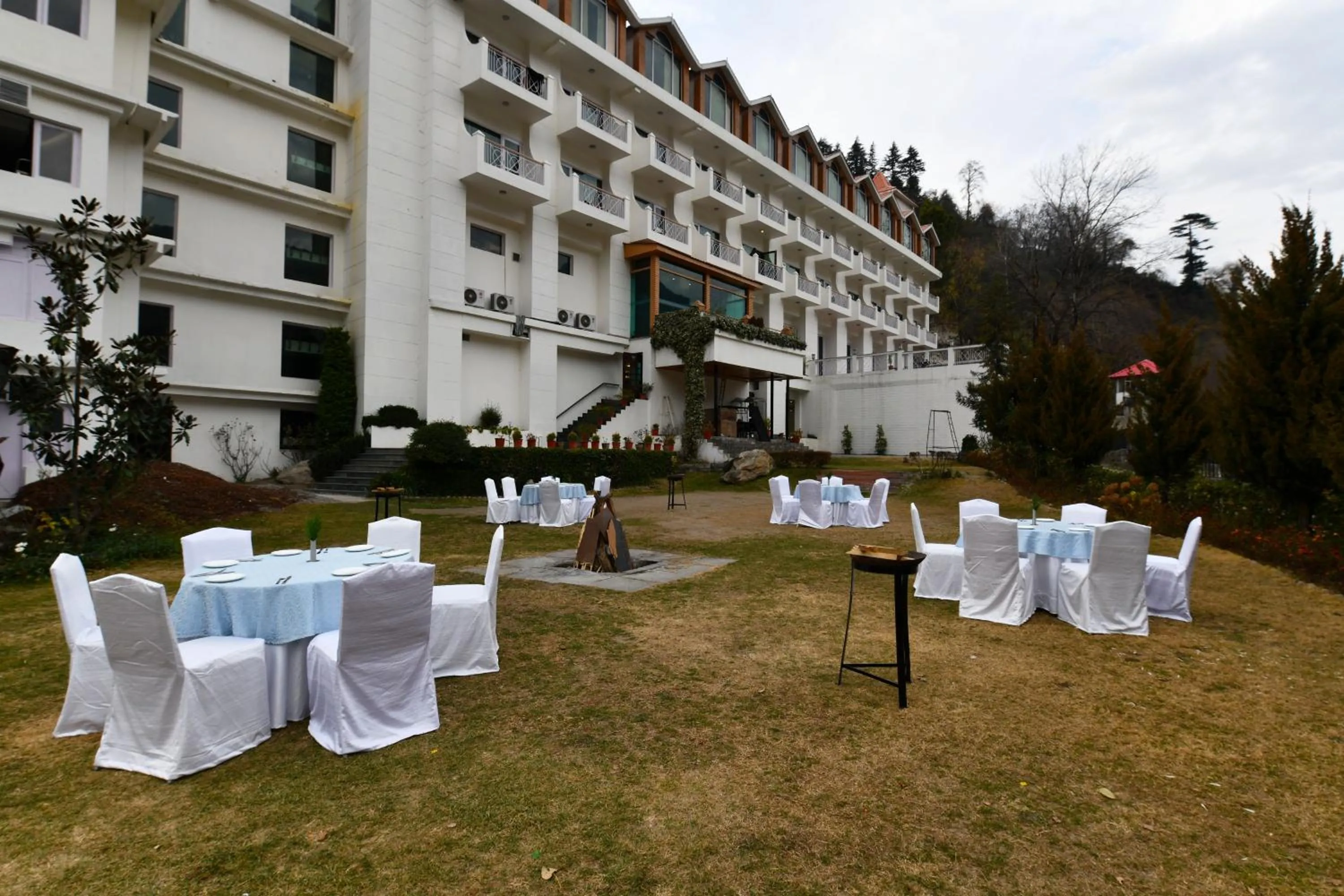 Mastiff Grand Manali Resort