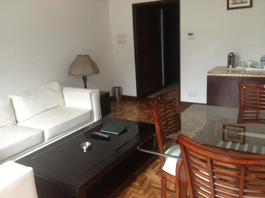 Living room in Mastiff Grand Manali Resort Living room in Mastiff Grand Manali Resort