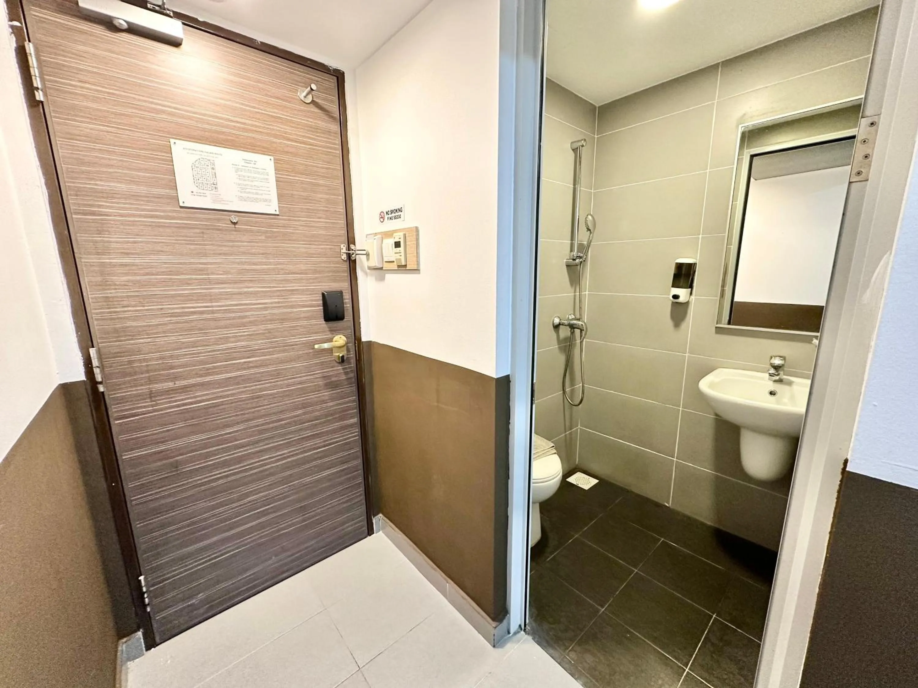 Toilet in The Snooze Hotel at Bugis