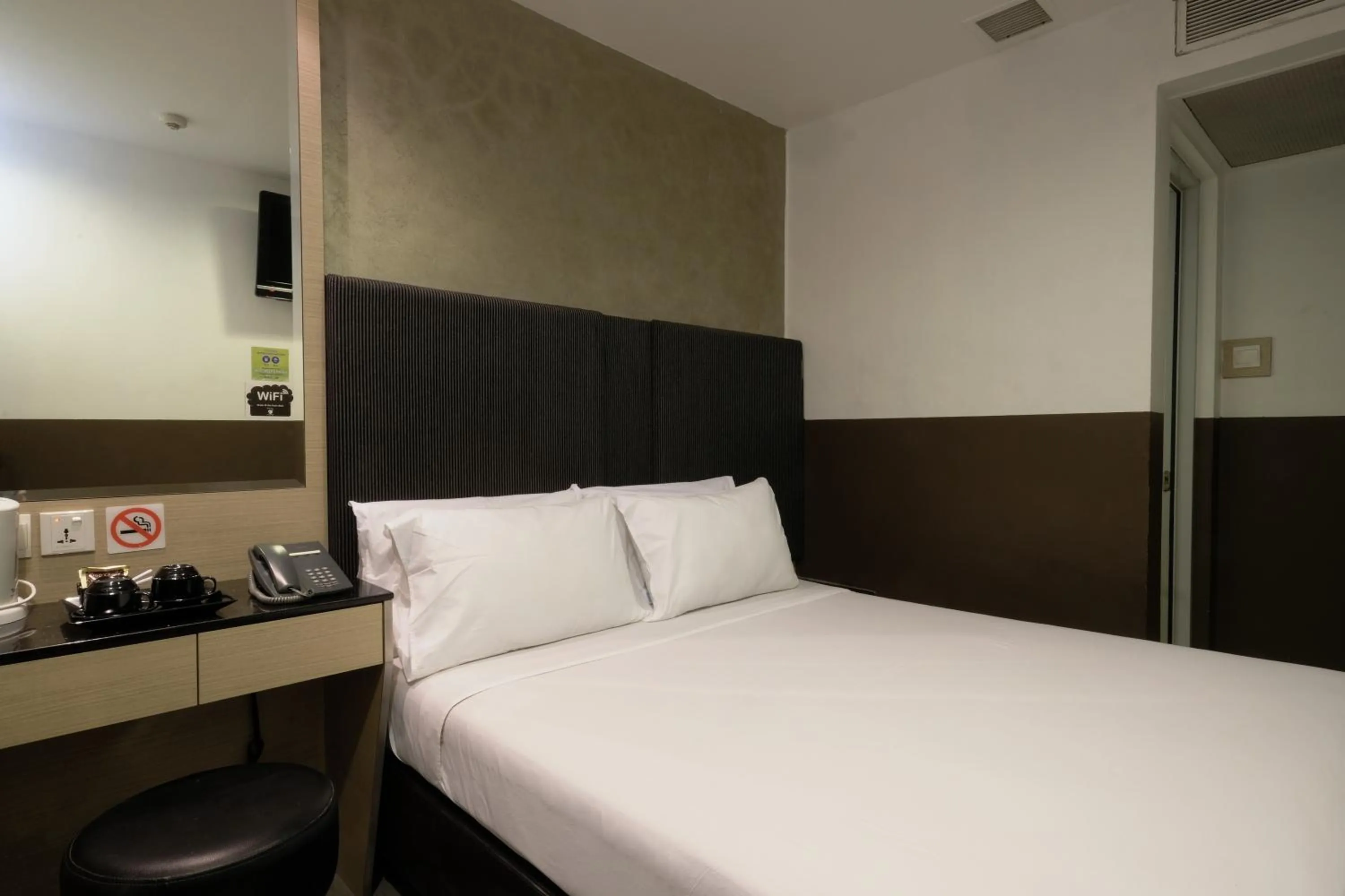 Bedroom, Bed in The Snooze Hotel at Bugis