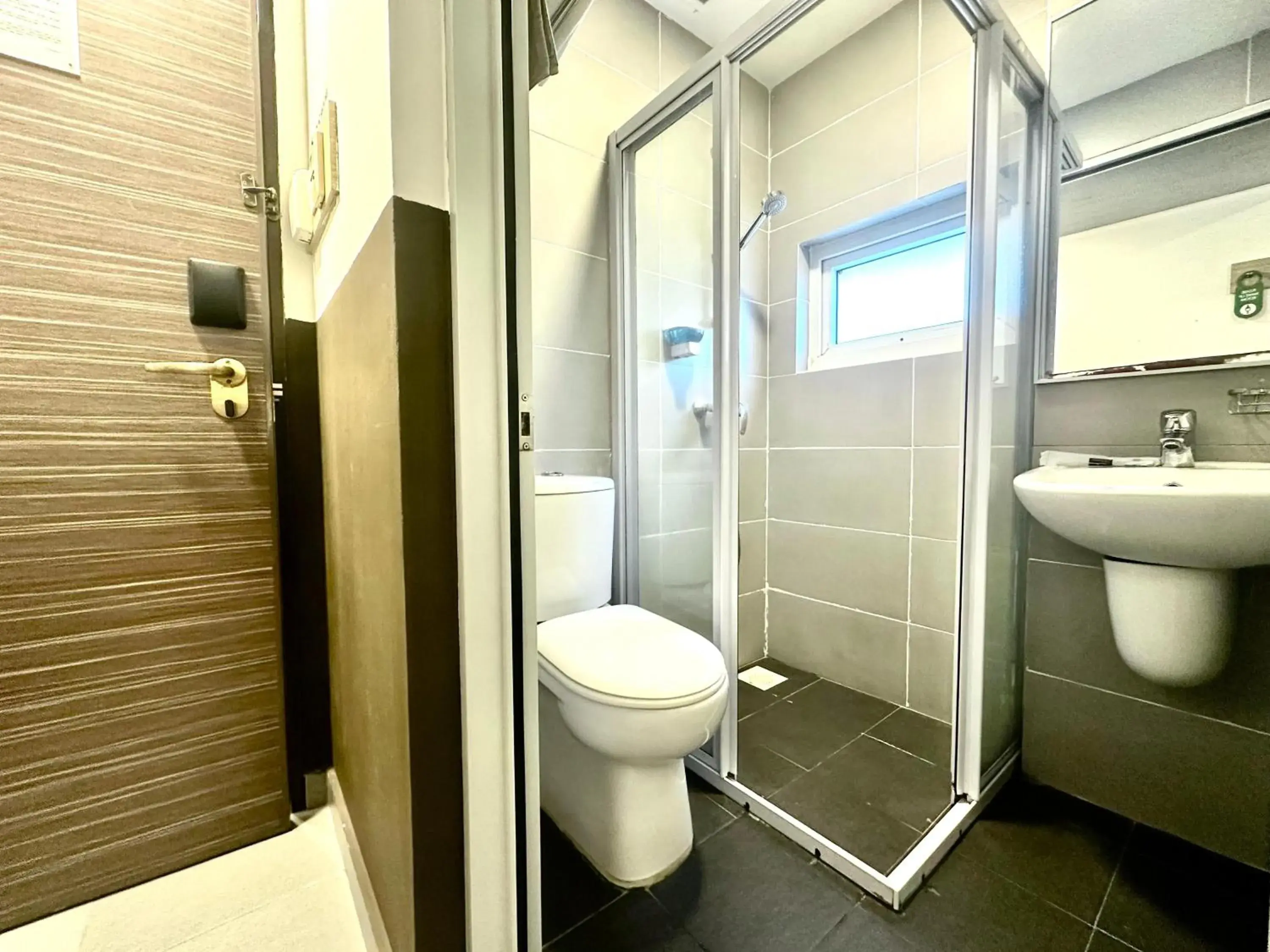 Toilet in The Snooze Hotel at Bugis Toilet in The Snooze Hotel at Bugis