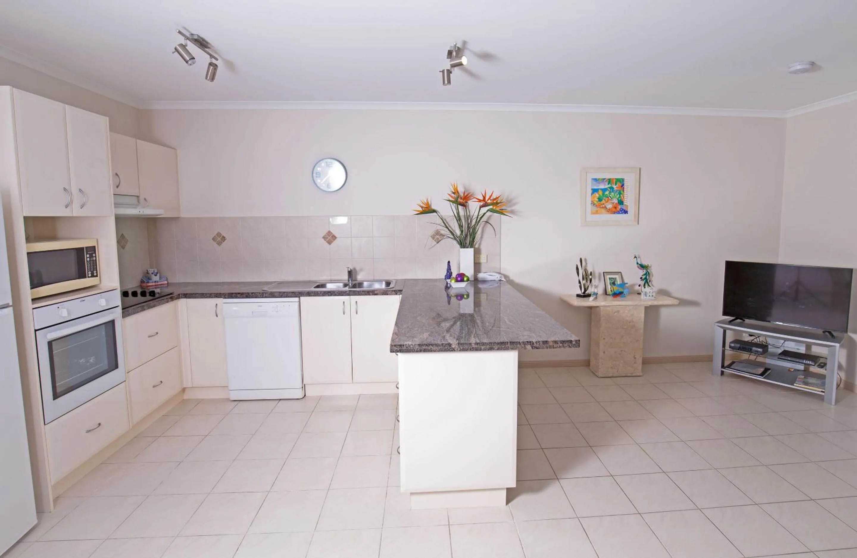 Kitchen or kitchenette in Mission Reef Resort