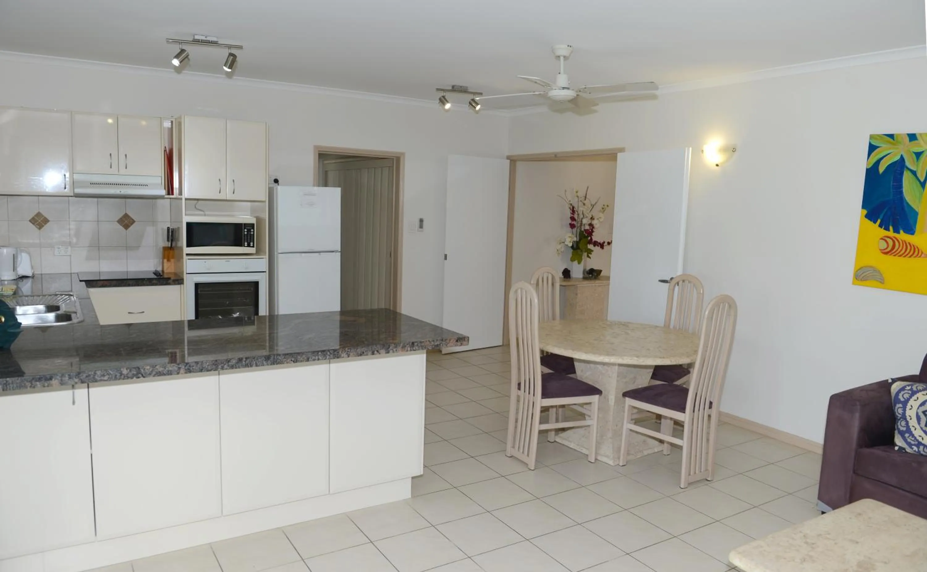 Dining area in Mission Reef Resort