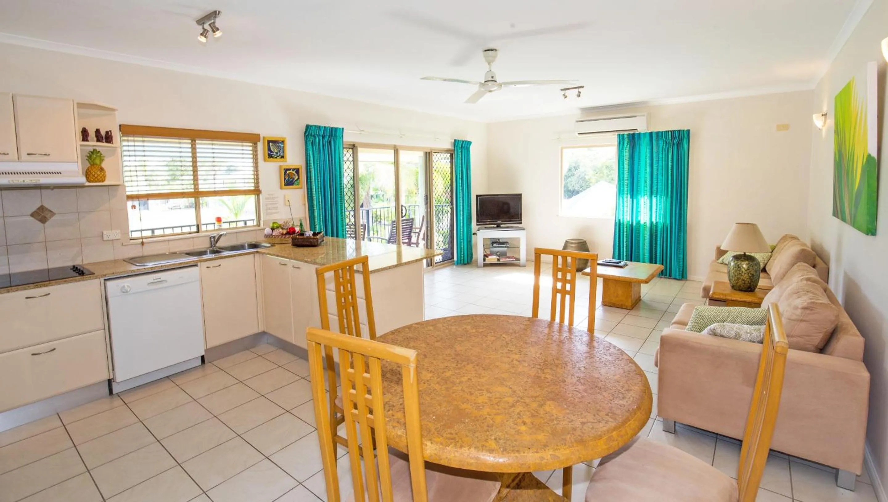 Kitchen or kitchenette in Mission Reef Resort