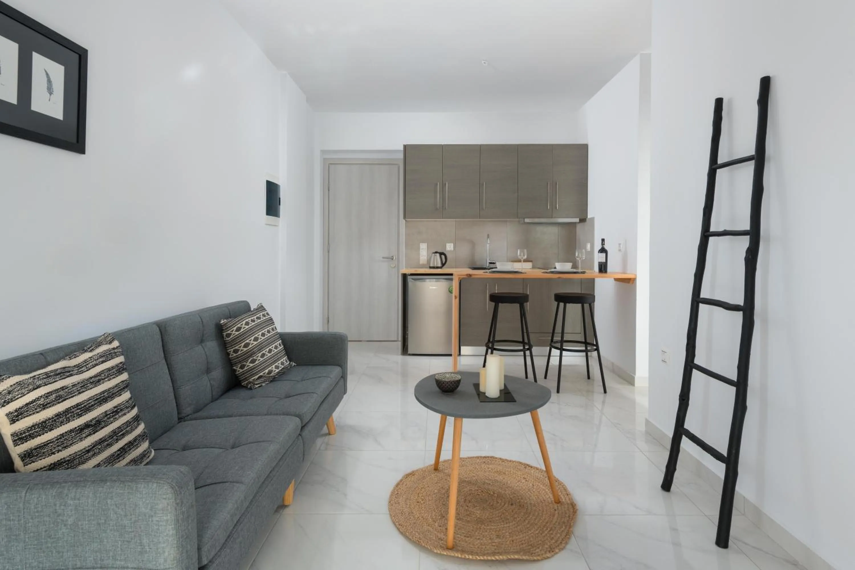 Kitchen or kitchenette in L & C Boutique Apartments