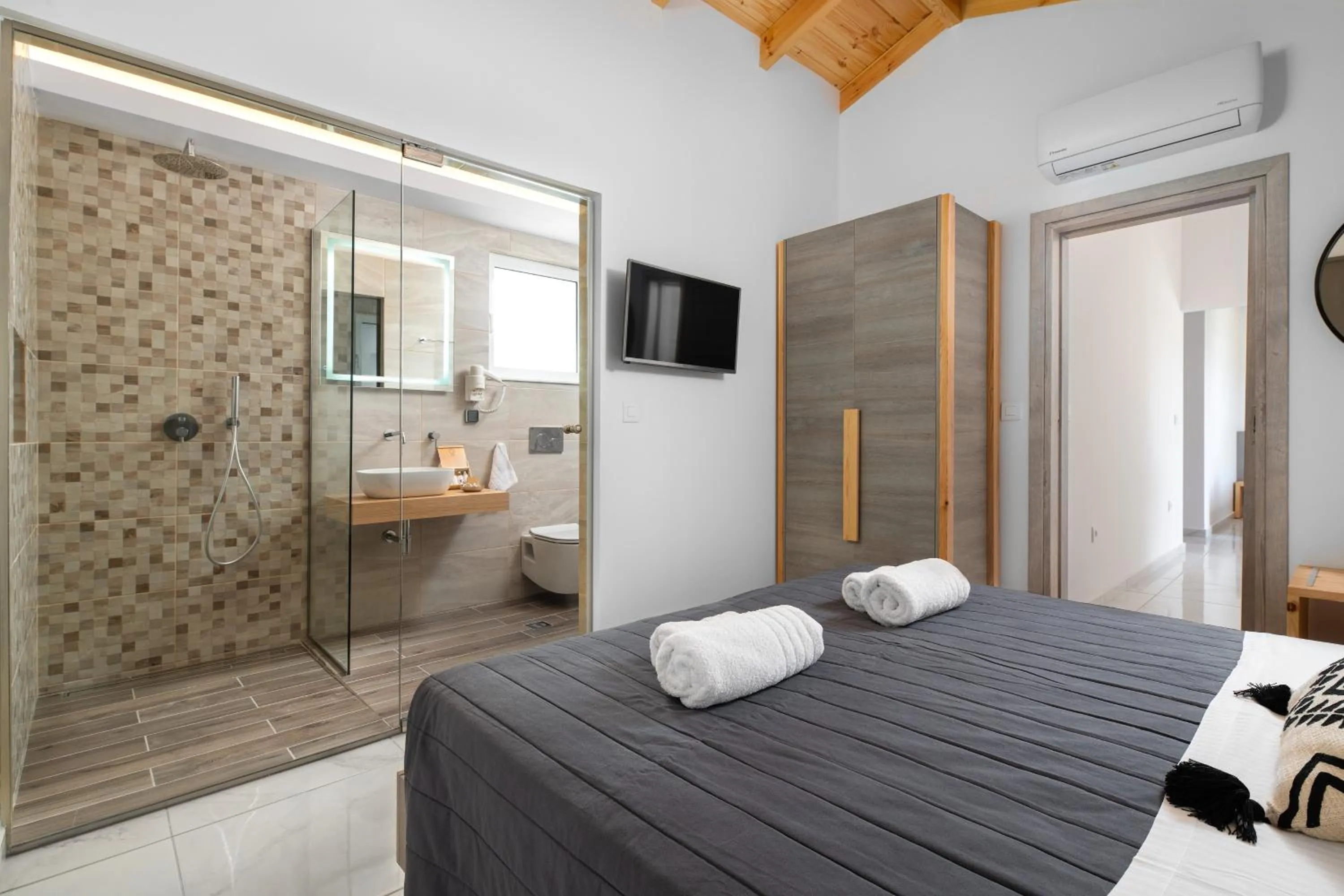 L & C Boutique Apartments