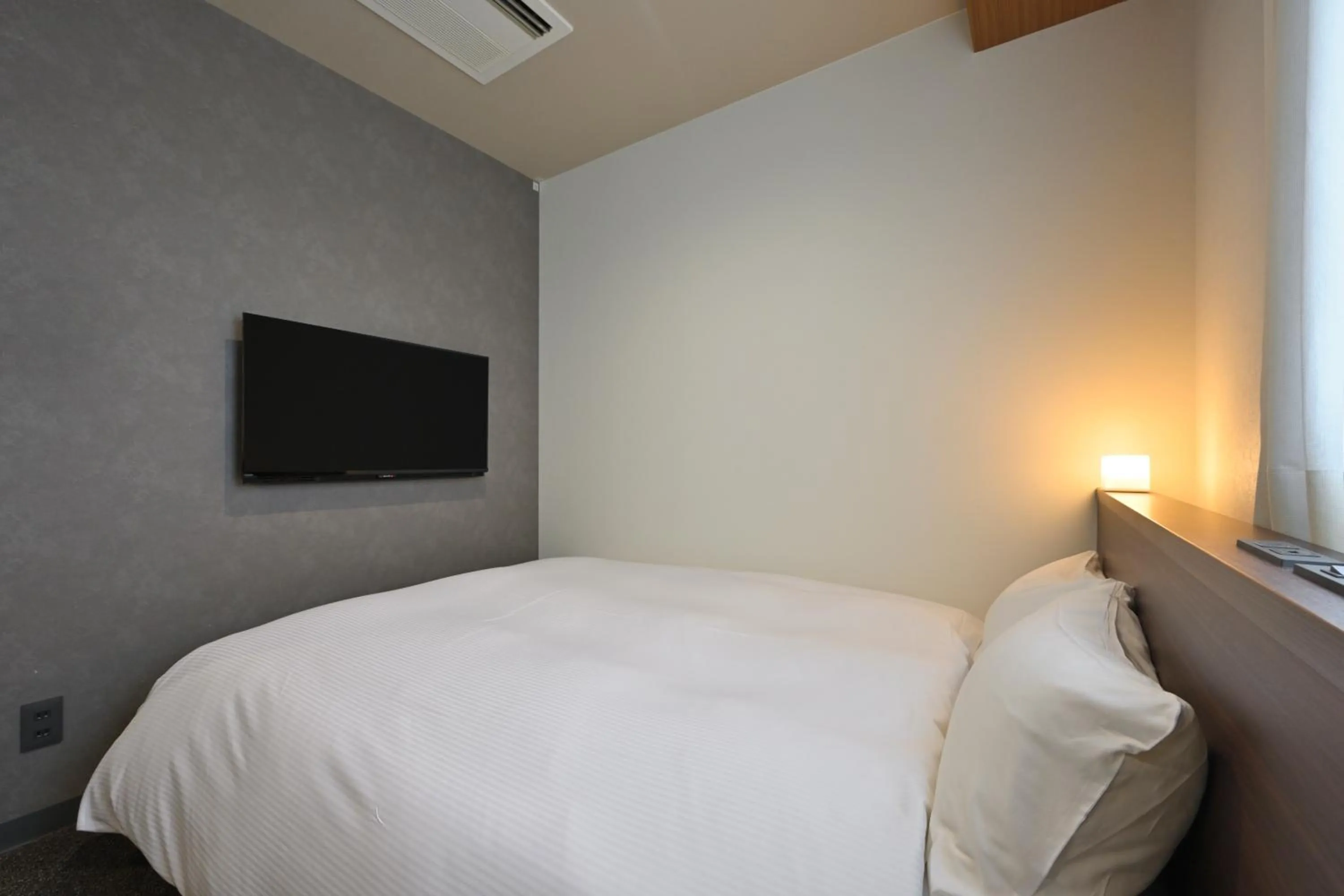Bedroom, Bed in Matsue New Urban Hotel