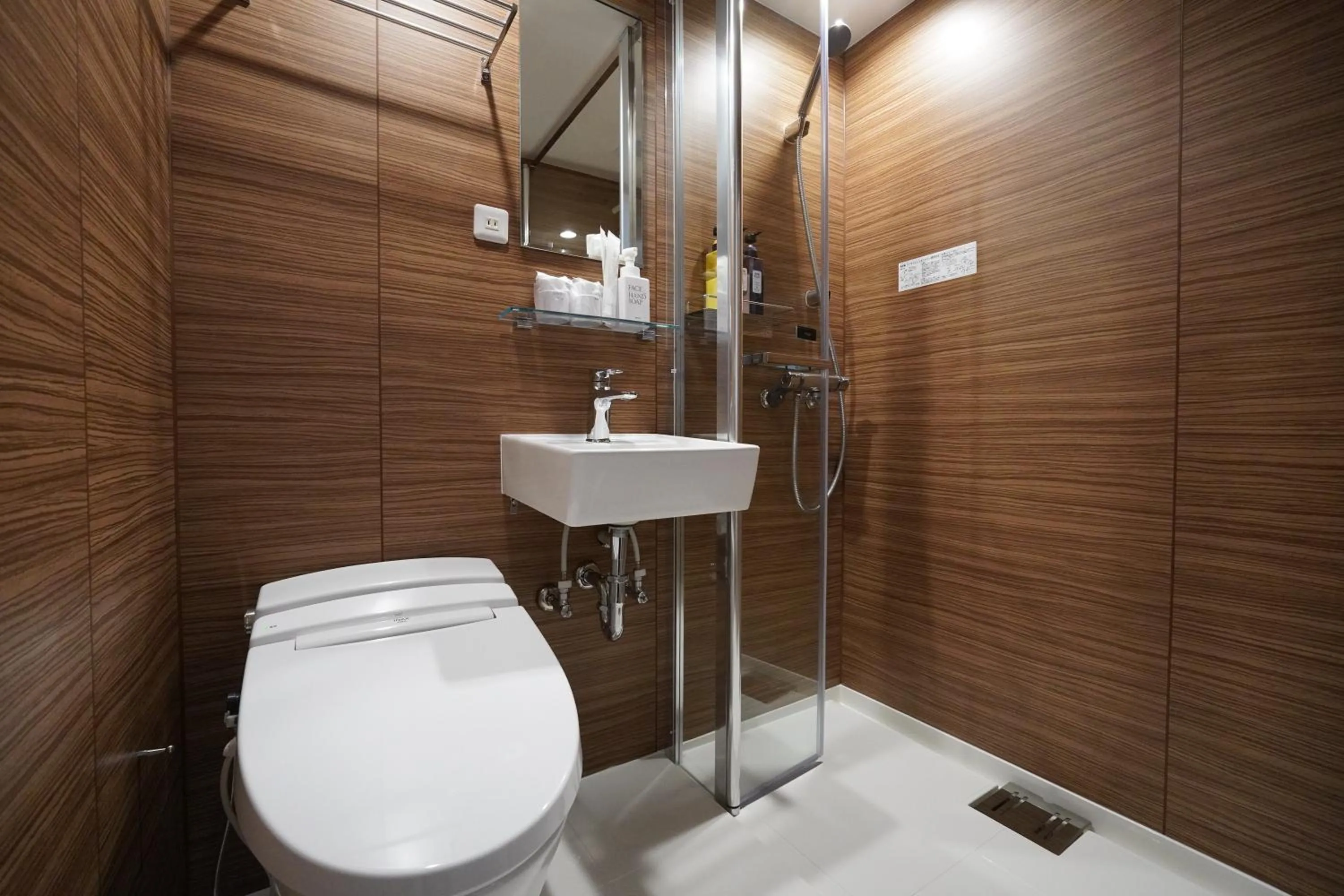 Shower in Matsue New Urban Hotel