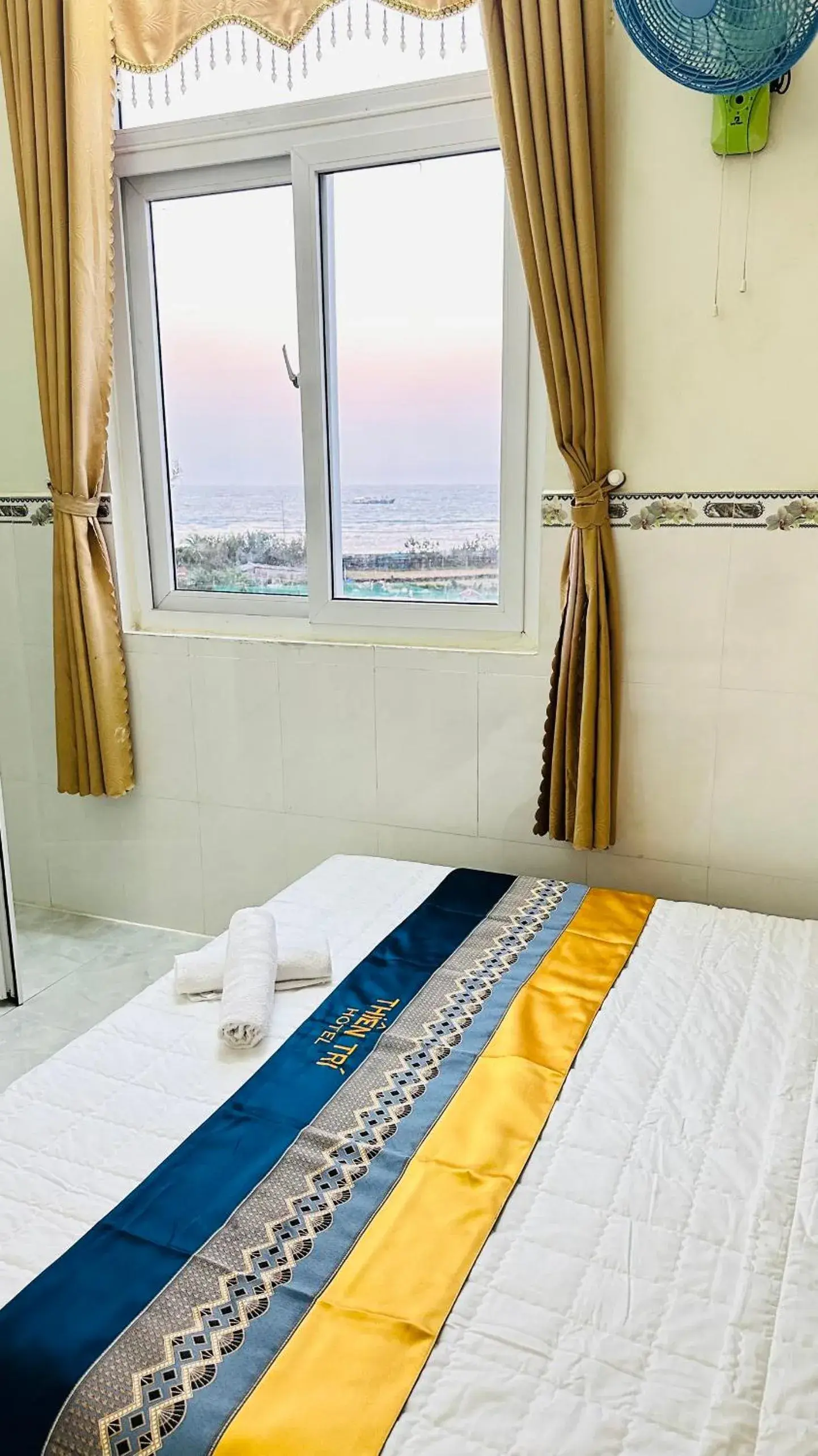 Quadruple Room with Sea View in Khách Sạn Thiên Trí Lý Sơn Quadruple Room with Sea View in Khách Sạn Thiên Trí Lý Sơn