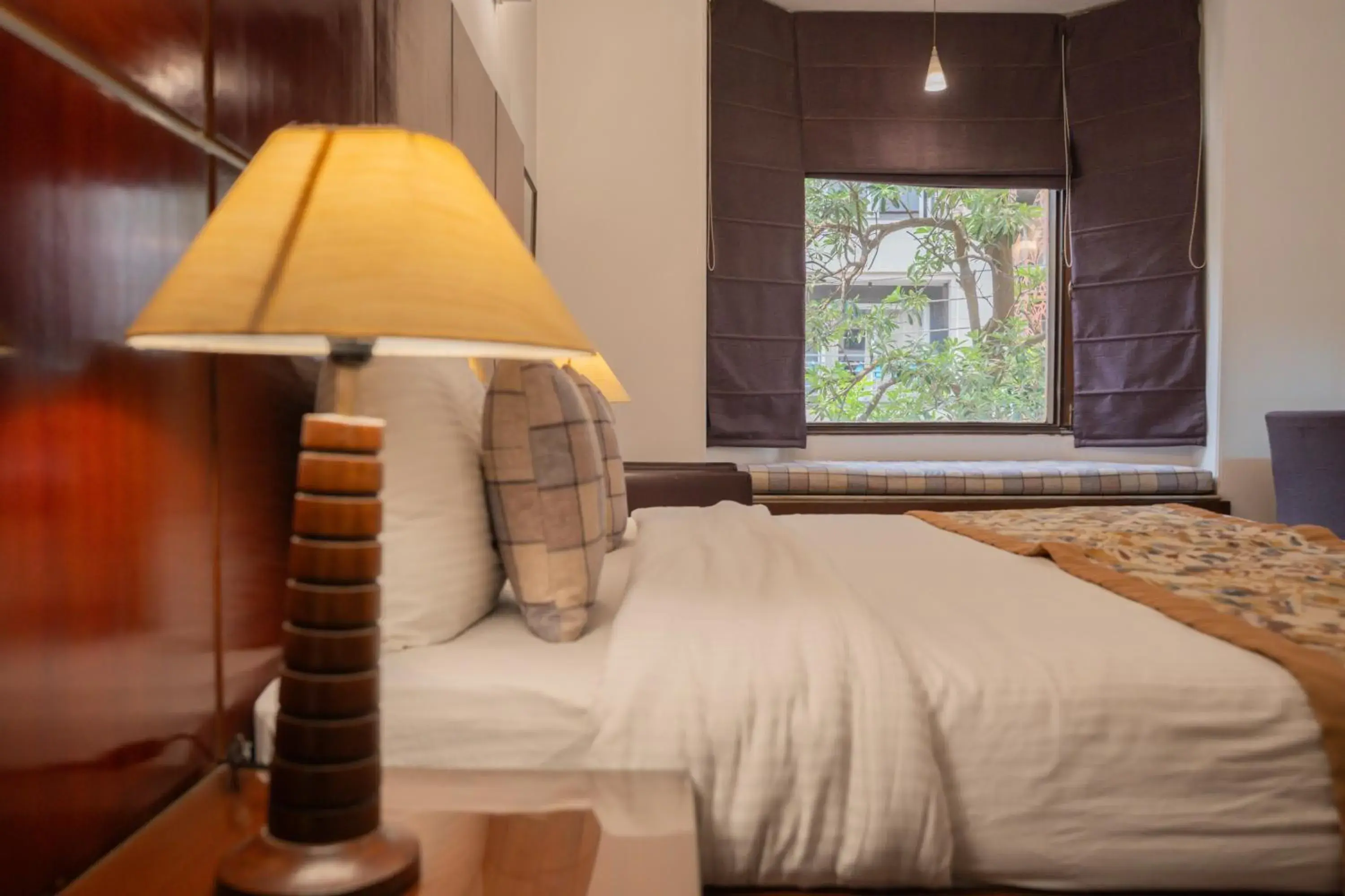 Bed in Ahuja Residency DLF Phase 2 Bed in Ahuja Residency DLF Phase 2