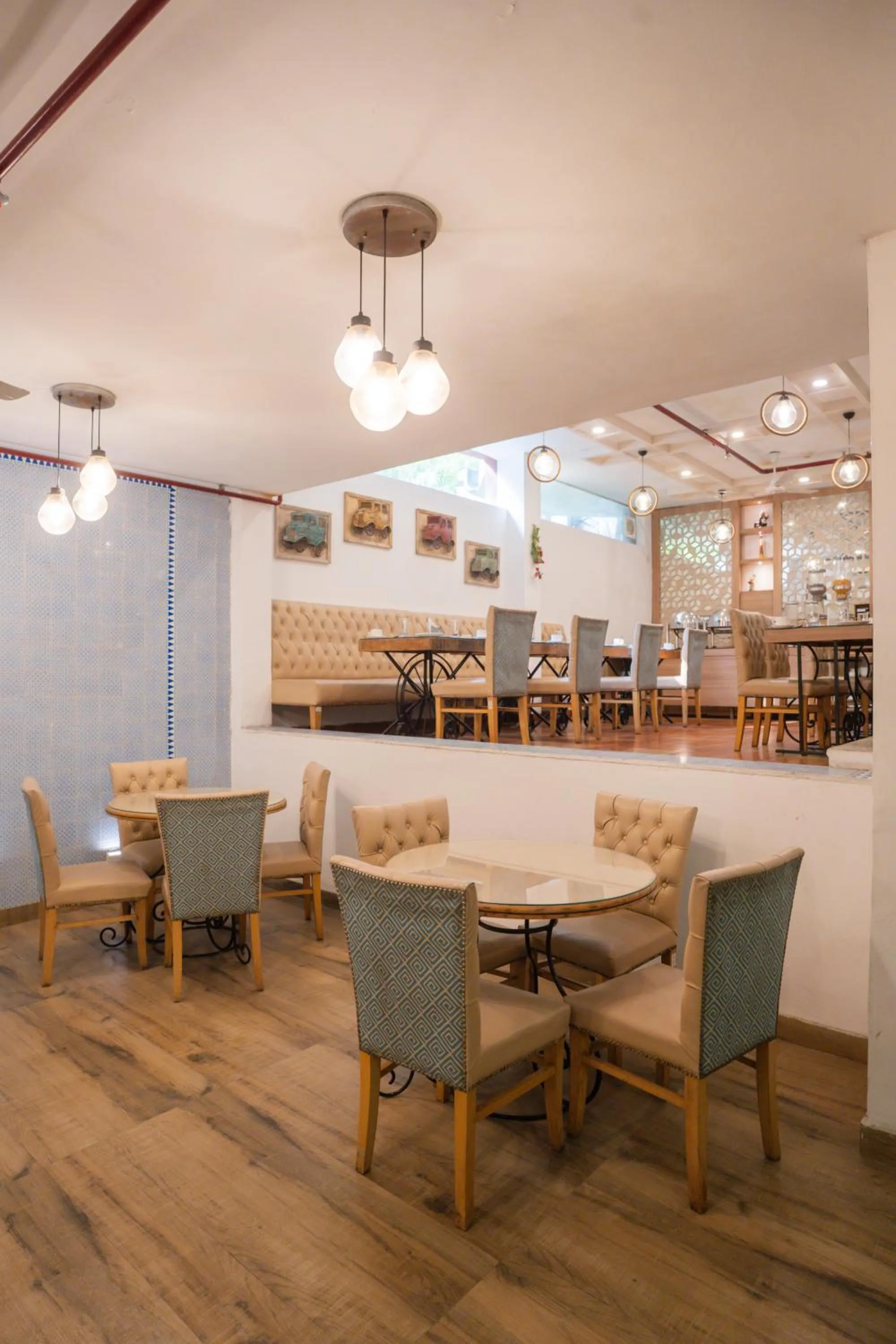 Restaurant/places to eat in Ahuja Residency DLF Phase 2